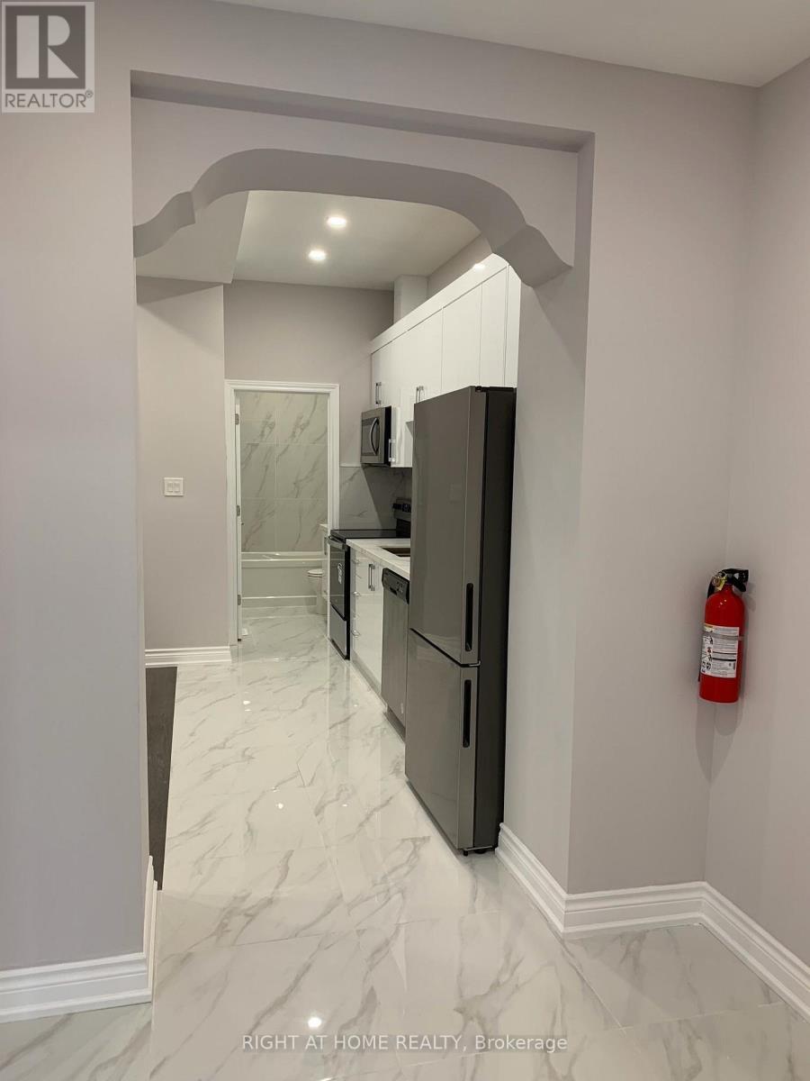 Main Floor Unit - 57 Brunswick Avenue, Toronto, Ontario M5S 2L8 - Photo 3 - C13750726