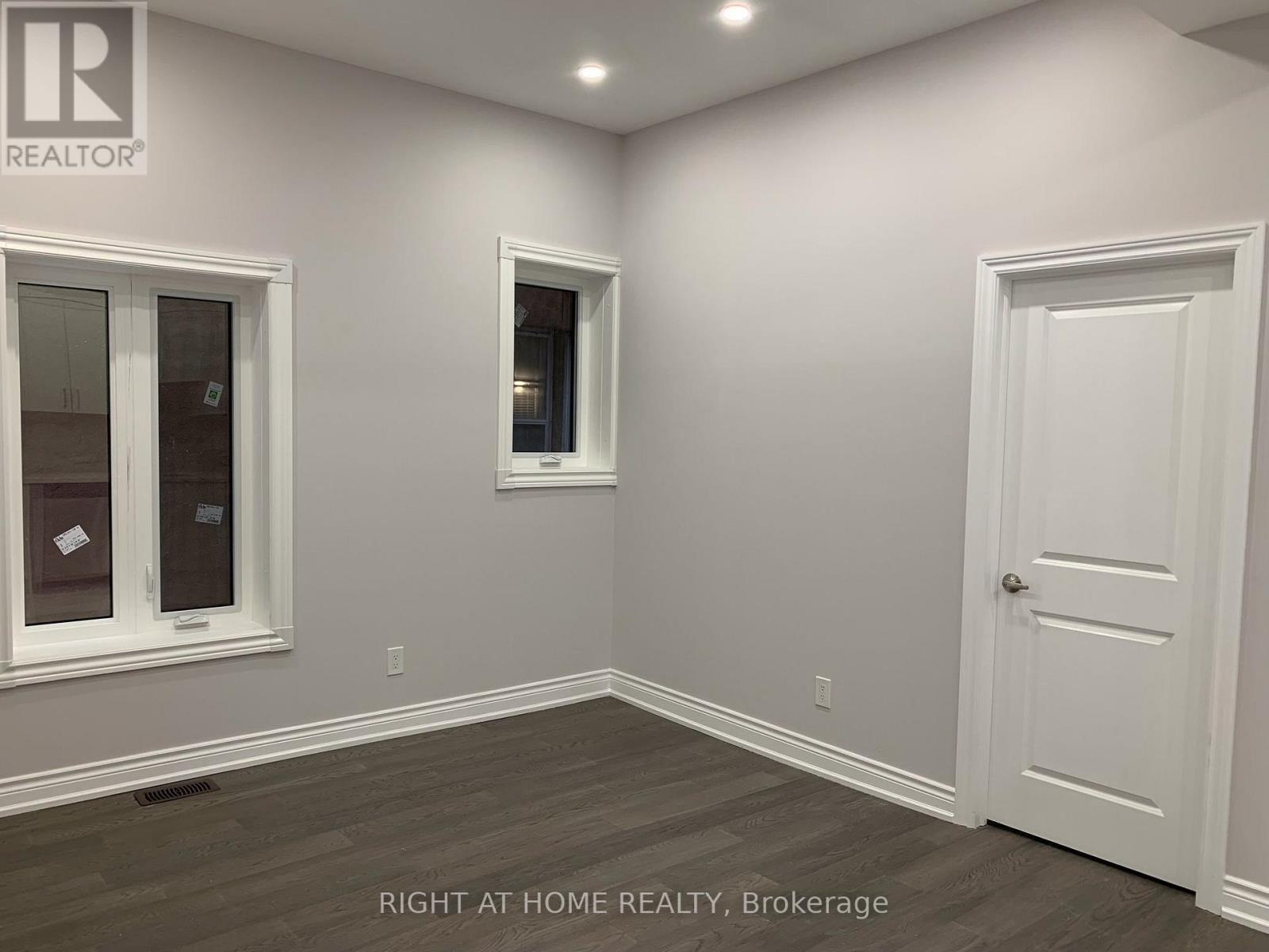 Main Floor Unit - 57 Brunswick Avenue, Toronto, Ontario M5S 2L8 - Photo 5 - C13750726