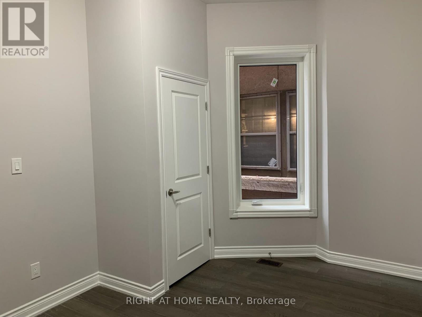 Main Floor Unit - 57 Brunswick Avenue, Toronto, Ontario M5S 2L8 - Photo 8 - C13750726