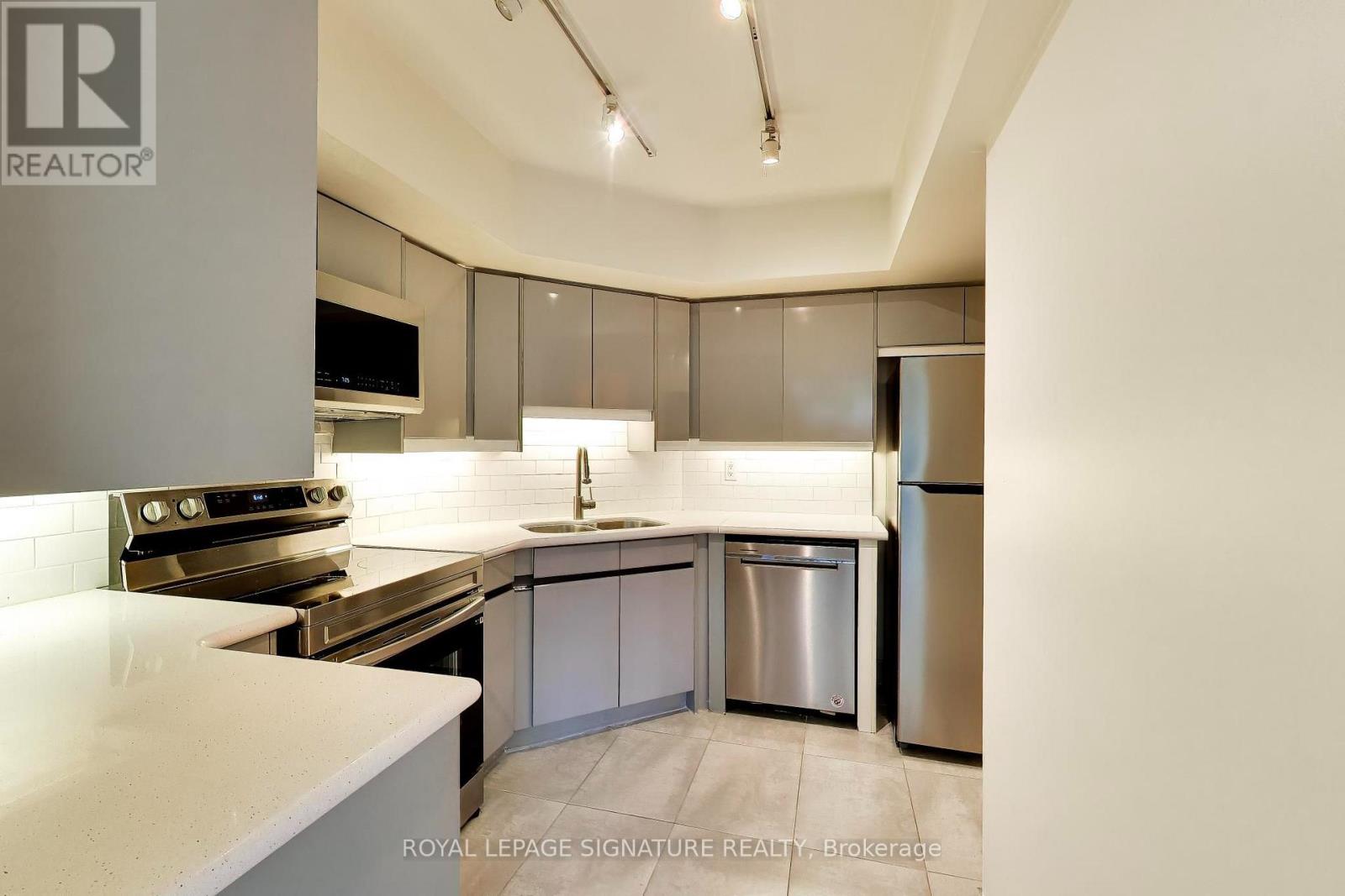 Th5 - 11 Broadway Avenue, Toronto, Ontario M4P 1T7 - Photo 10 - C13750730
