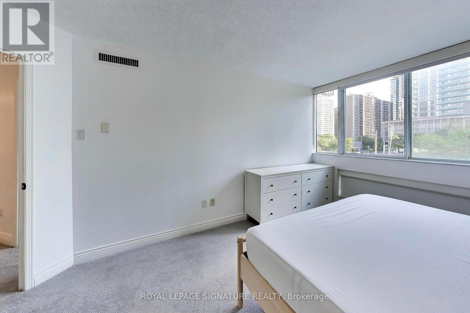 Th5 - 11 Broadway Avenue, Toronto, Ontario M4P 1T7 - Photo 13 - C13750730