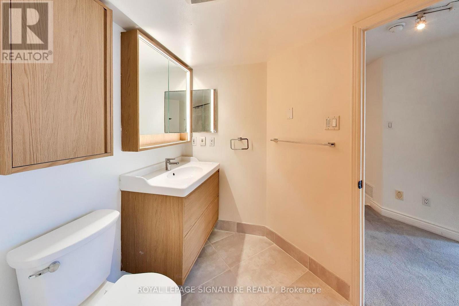 Th5 - 11 Broadway Avenue, Toronto, Ontario M4P 1T7 - Photo 15 - C13750730