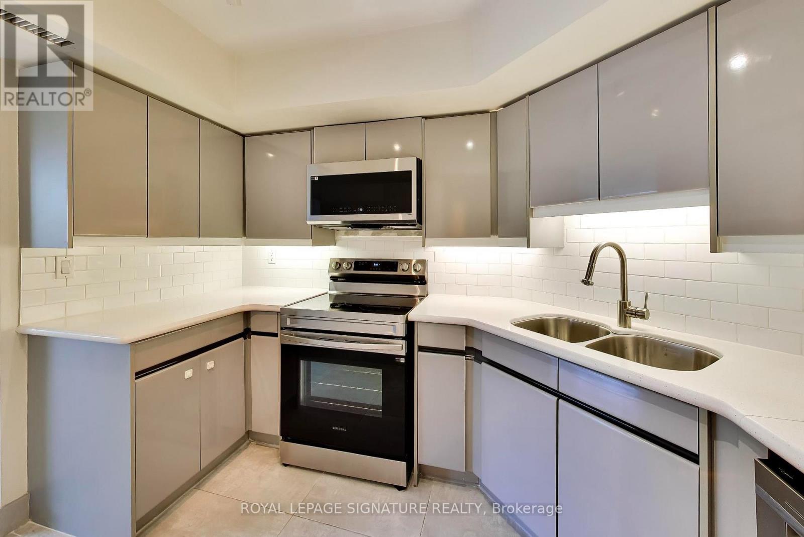 Th5 - 11 Broadway Avenue, Toronto, Ontario M4P 1T7 - Photo 25 - C13750730