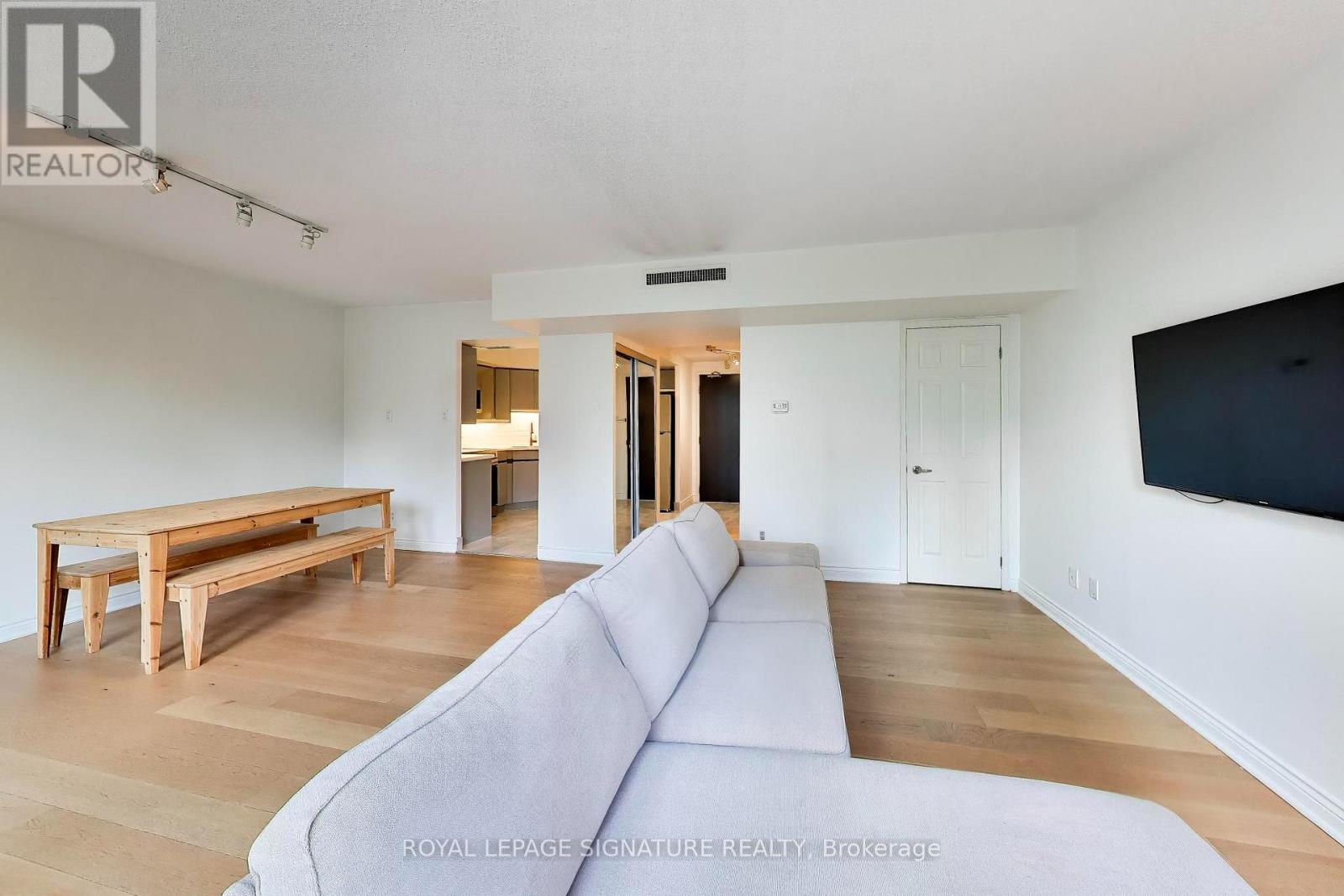 Th5 - 11 Broadway Avenue, Toronto, Ontario M4P 1T7 - Photo 6 - C13750730