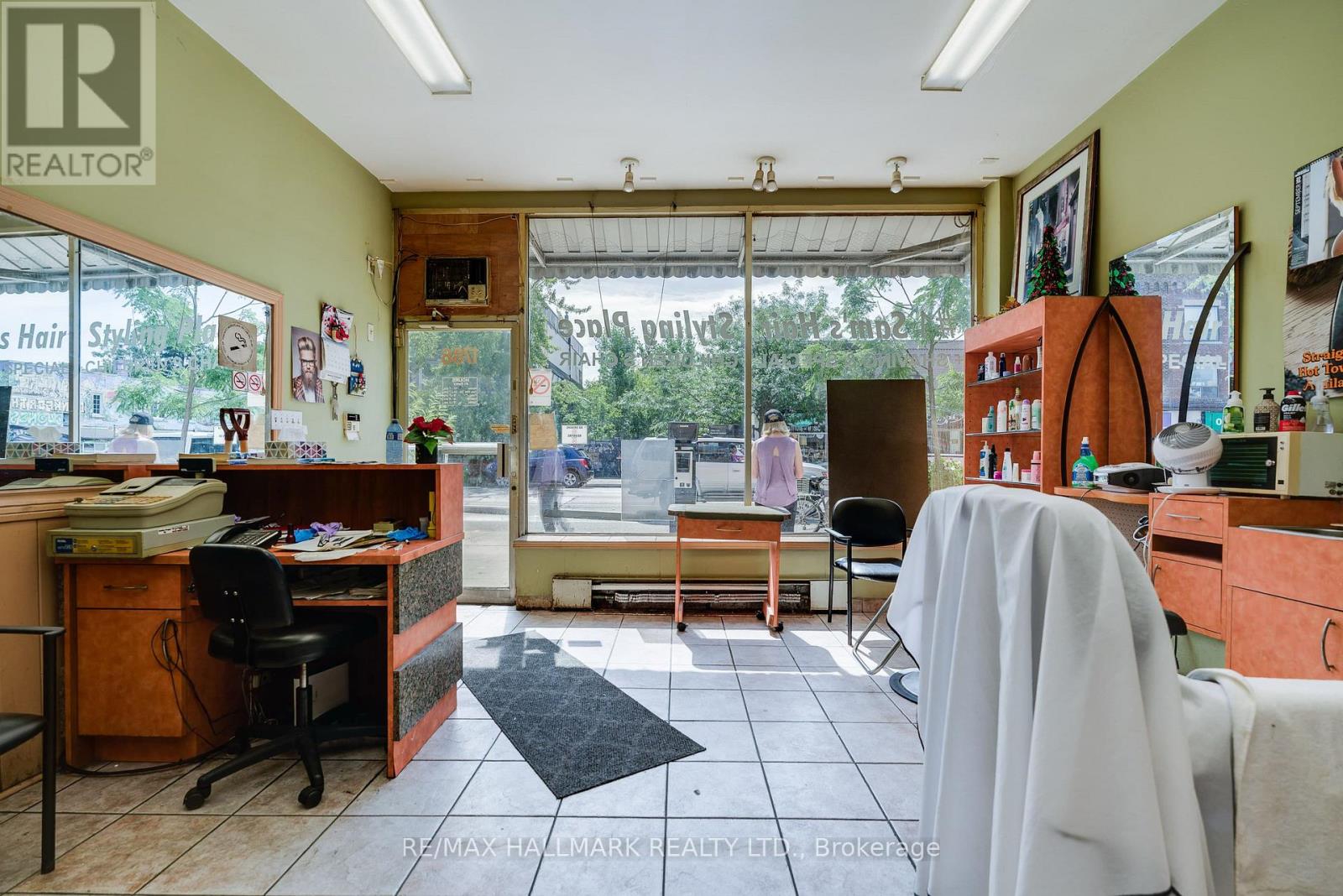 1786 Danforth Avenue, Toronto, Ontario M4C 1H8 - Photo 3 - E13750712
