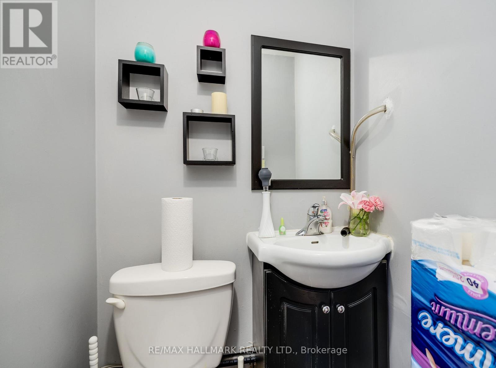 2424 Danforth Avenue, Toronto, Ontario M4C 1K9 - Photo 12 - E13750724