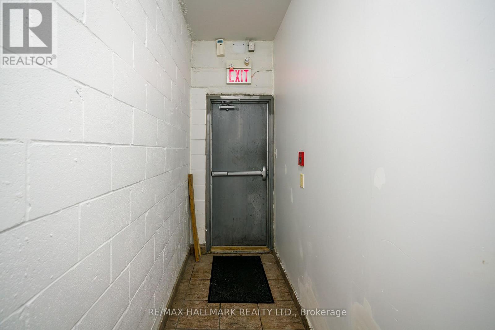 2424 Danforth Avenue, Toronto, Ontario M4C 1K9 - Photo 13 - E13750724