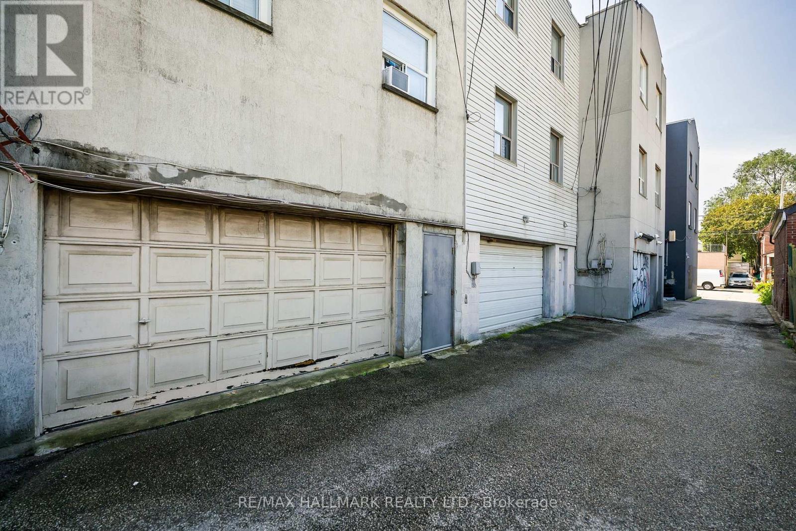 2424 Danforth Avenue, Toronto, Ontario M4C 1K9 - Photo 14 - E13750724