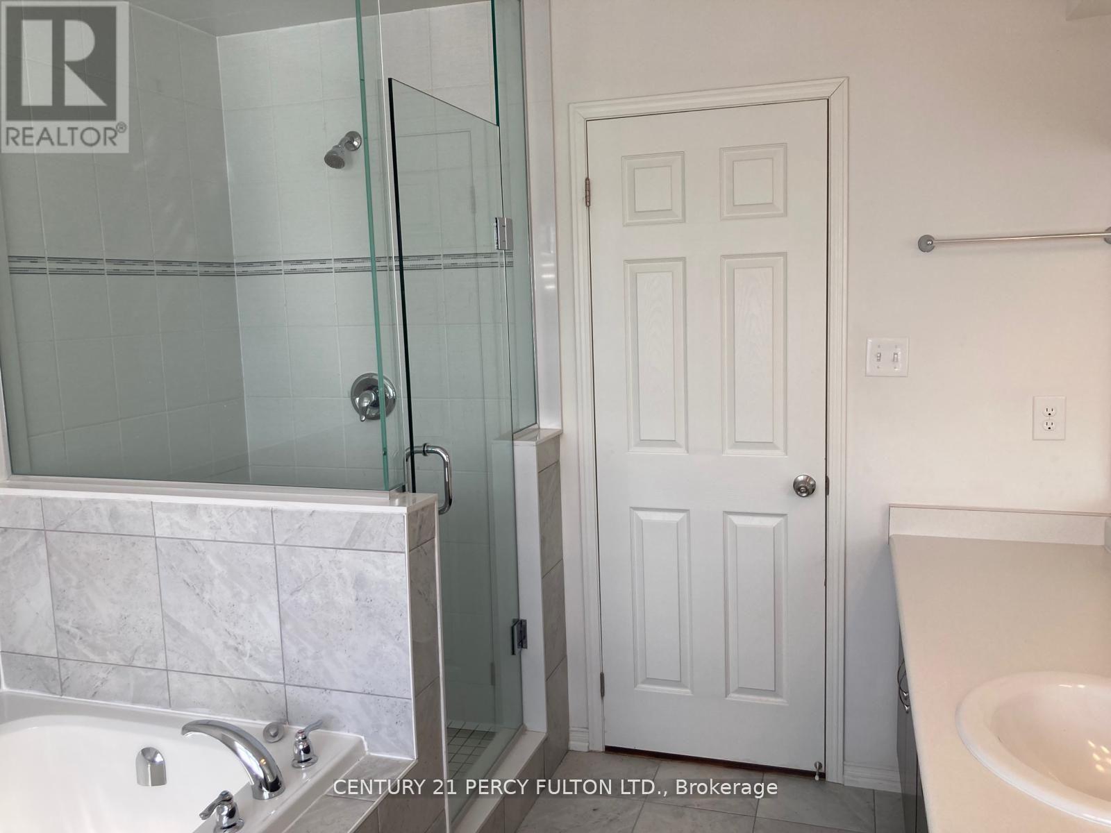 45 Pony Path, Oshawa, Ontario L1L 0L1 - Photo 19 - E13750736