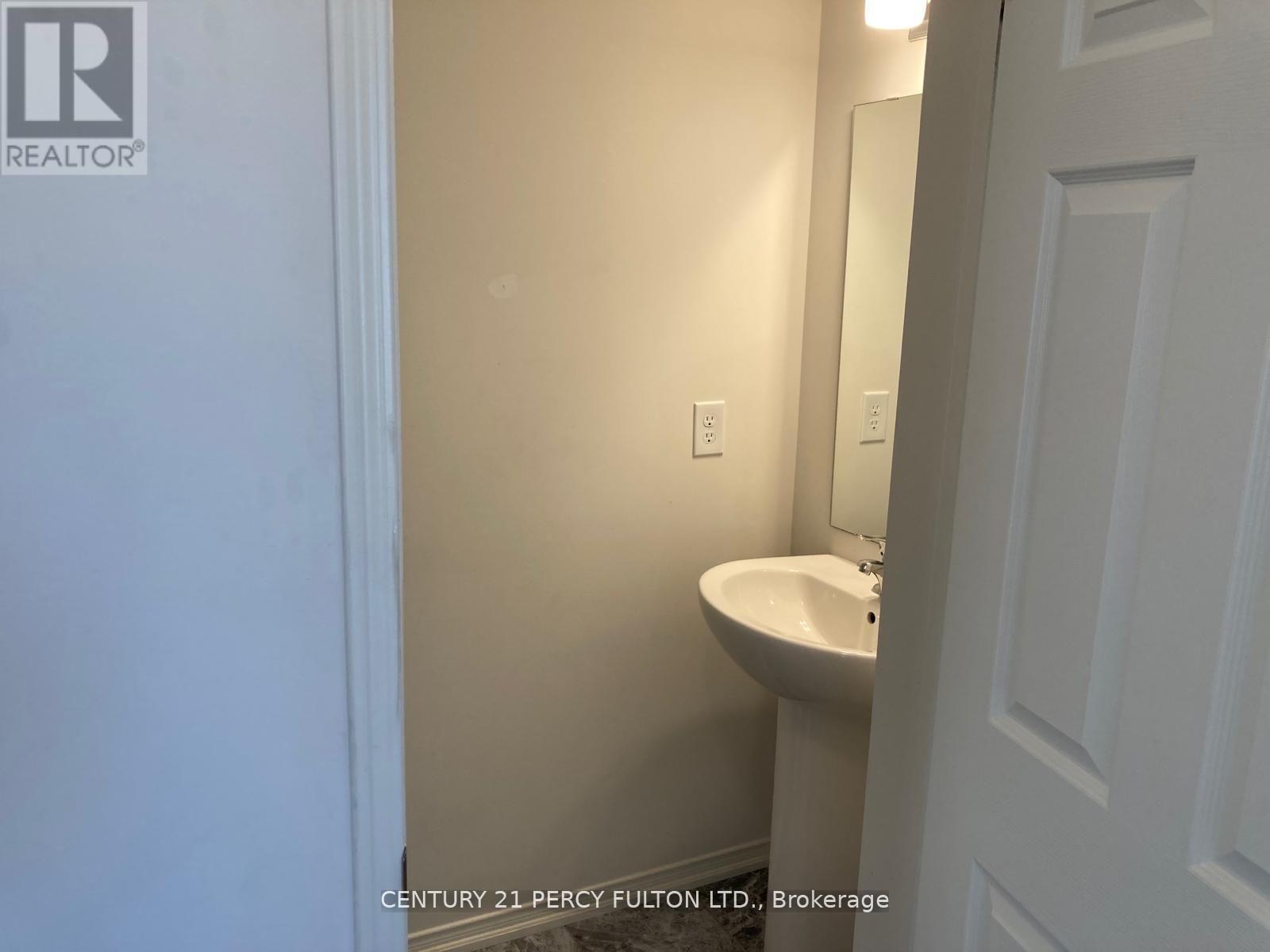 45 Pony Path, Oshawa, Ontario L1L 0L1 - Photo 29 - E13750736