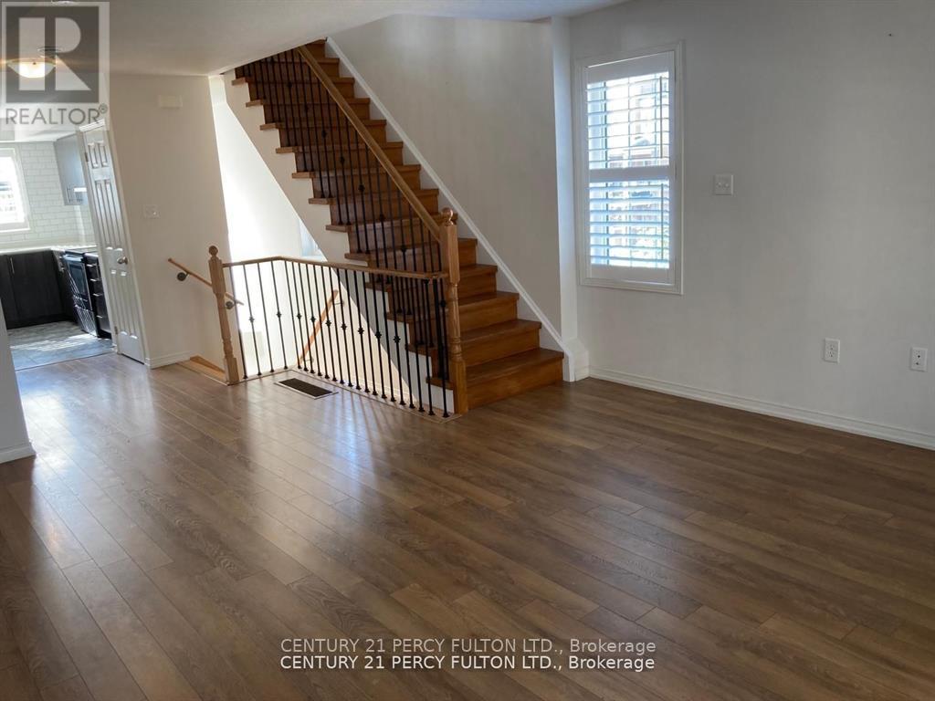 45 Pony Path, Oshawa, Ontario L1L 0L1 - Photo 8 - E13750736