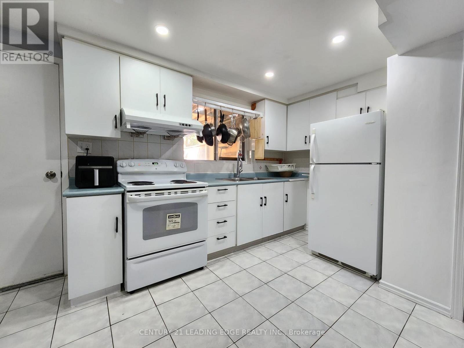 82 - 203 Lotherton Pathway, Toronto, Ontario M6B 2G6 - Photo 16 - W13750718
