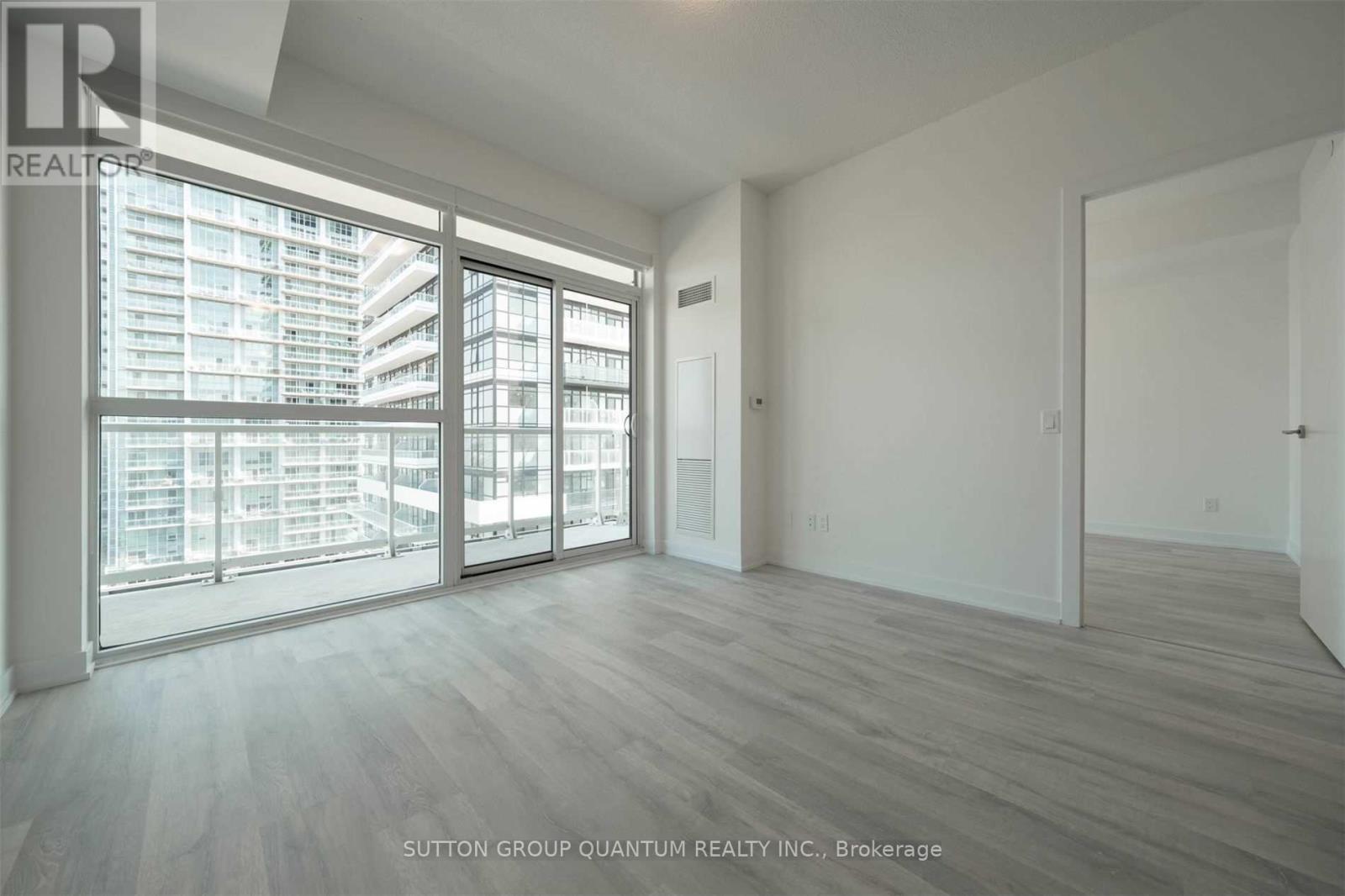 1026 - 251 Manitoba Street, Toronto, Ontario M8Y 0C7 - Photo 4 - W13750722