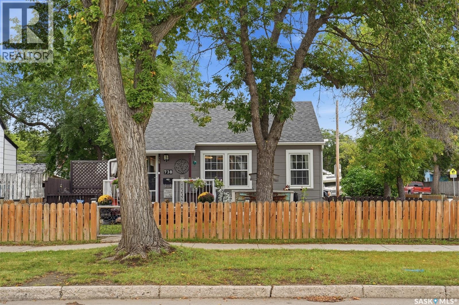 738 K Avenue S, Saskatoon, Saskatchewan  S7M 2E6 - Photo 24 - SK047651