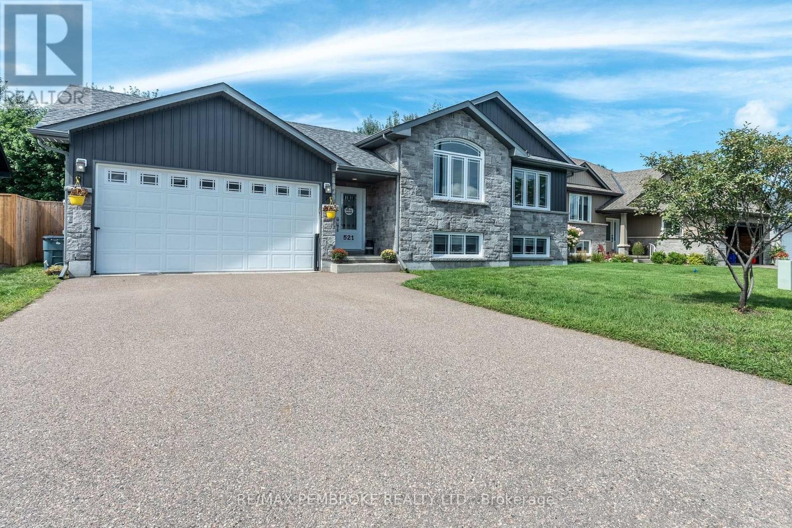 521 GARDNER CRESCENT, Petawawa, Ontario