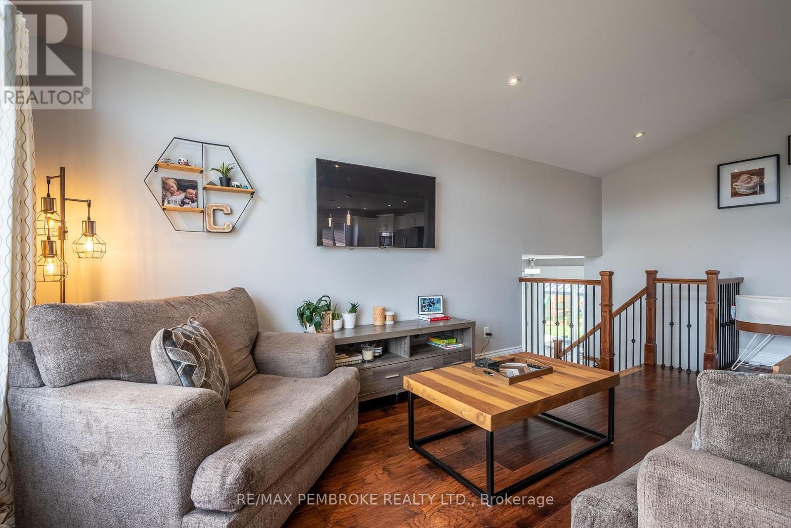 521 Gardner Crescent, Petawawa, Ontario  K8H 0C4 - Photo 10 - X13750758