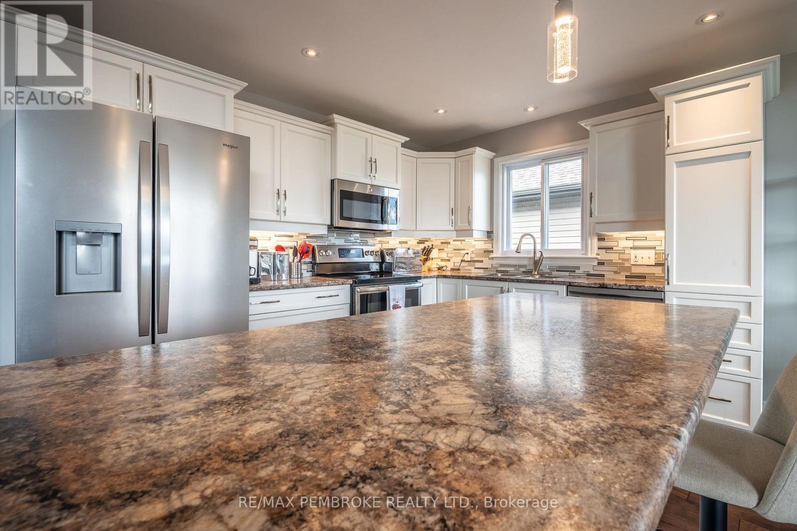 521 Gardner Crescent, Petawawa, Ontario  K8H 0C4 - Photo 15 - X13750758