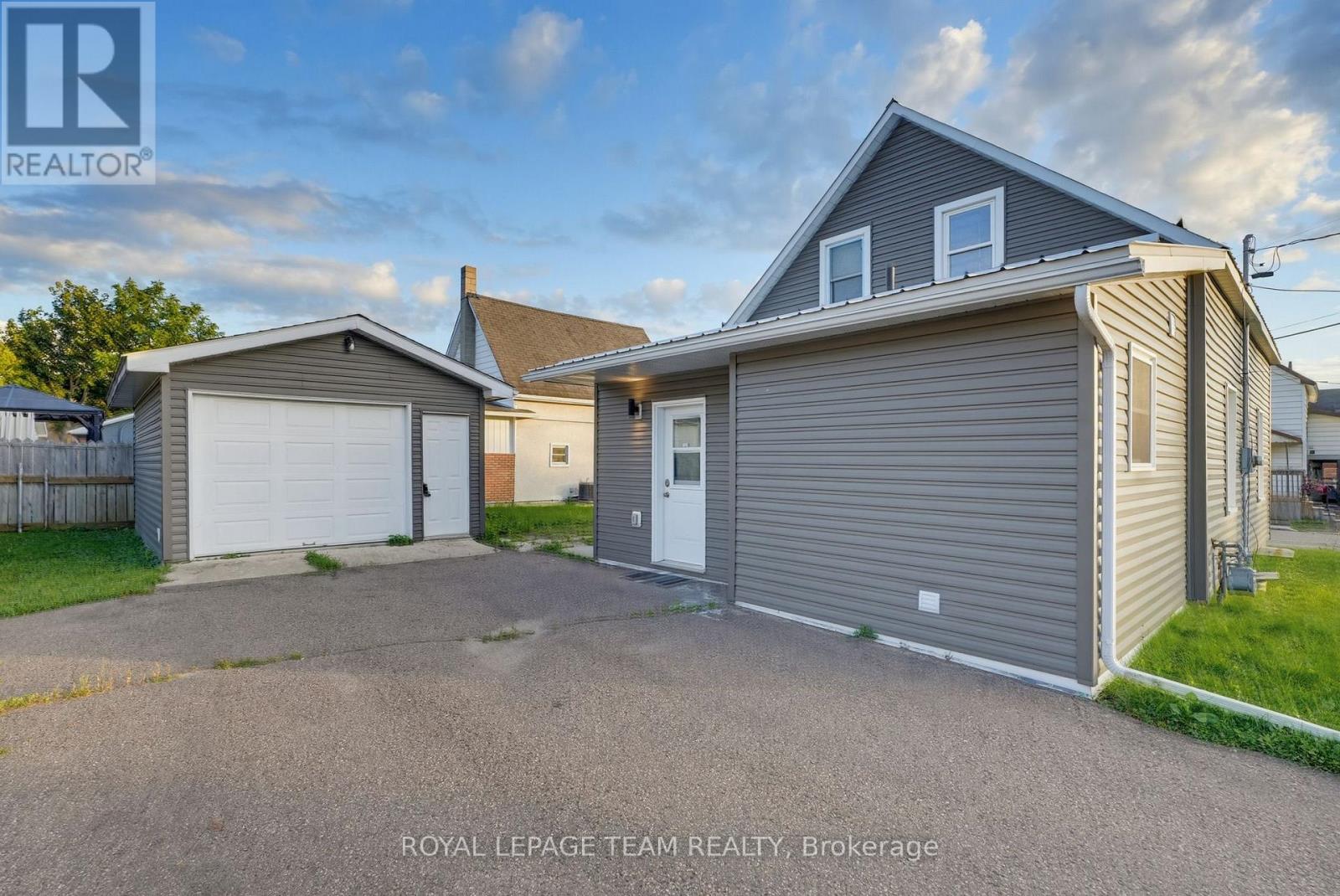 81 BANK STREET S, Renfrew, Ontario