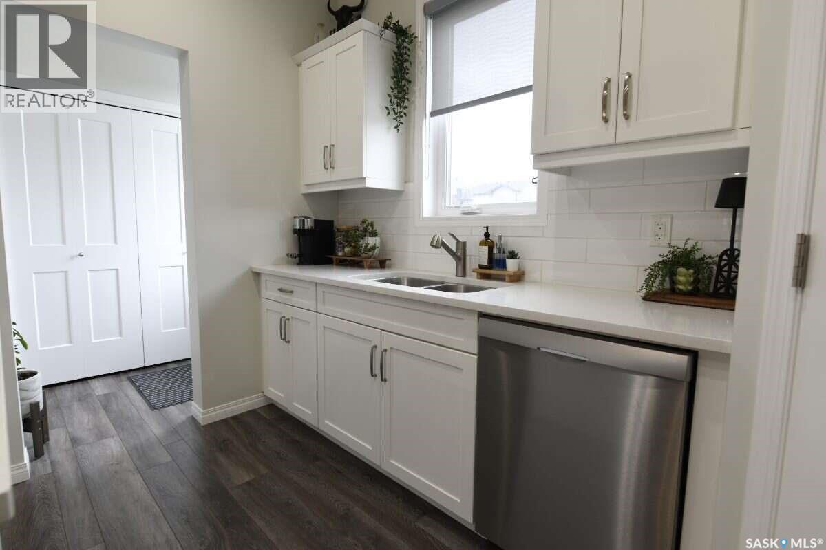 5109 E Buckingham Drive, Regina, Saskatchewan  S4V 3S3 - Photo 10 - SK047703