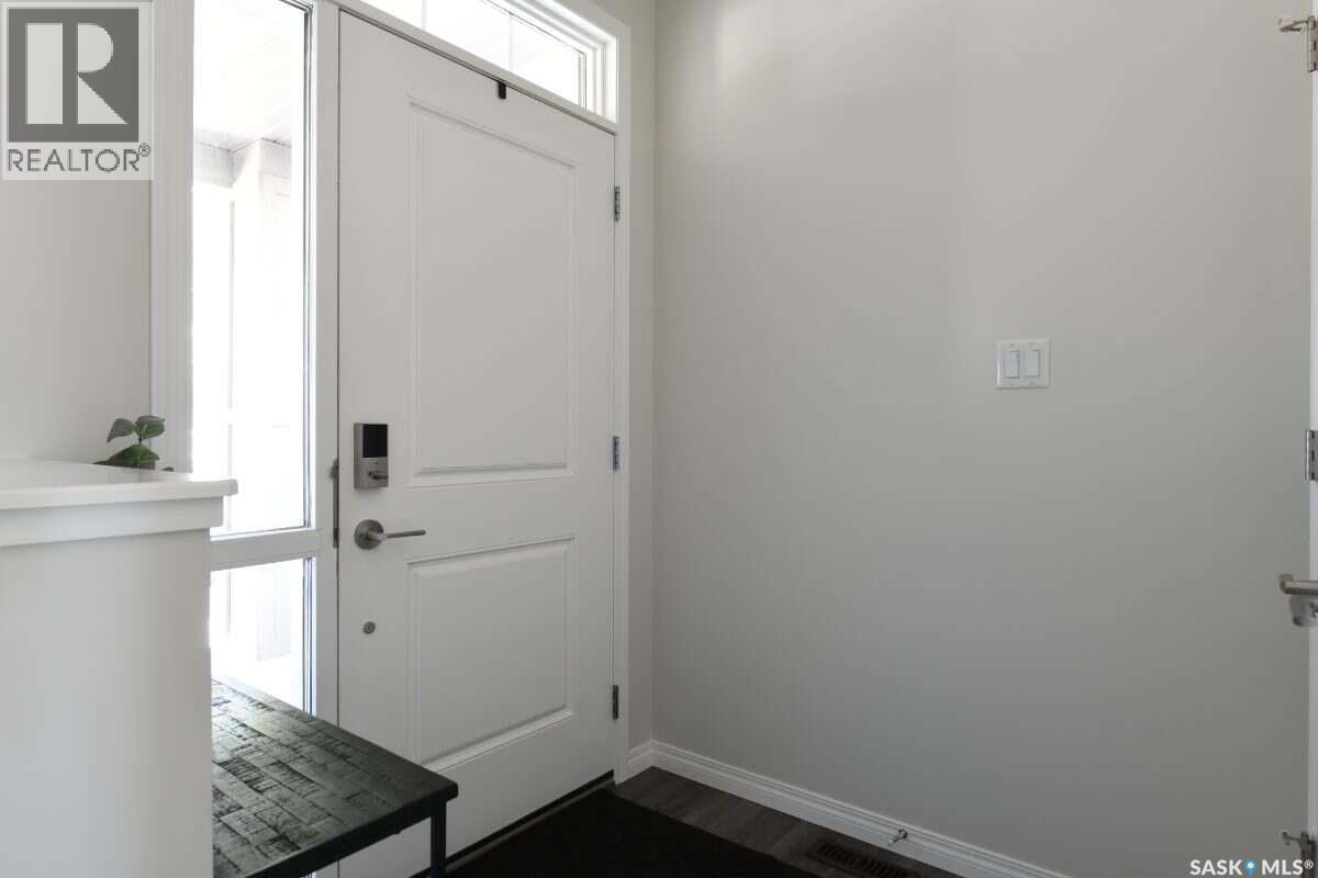 5109 E Buckingham Drive, Regina, Saskatchewan  S4V 3S3 - Photo 2 - SK047703