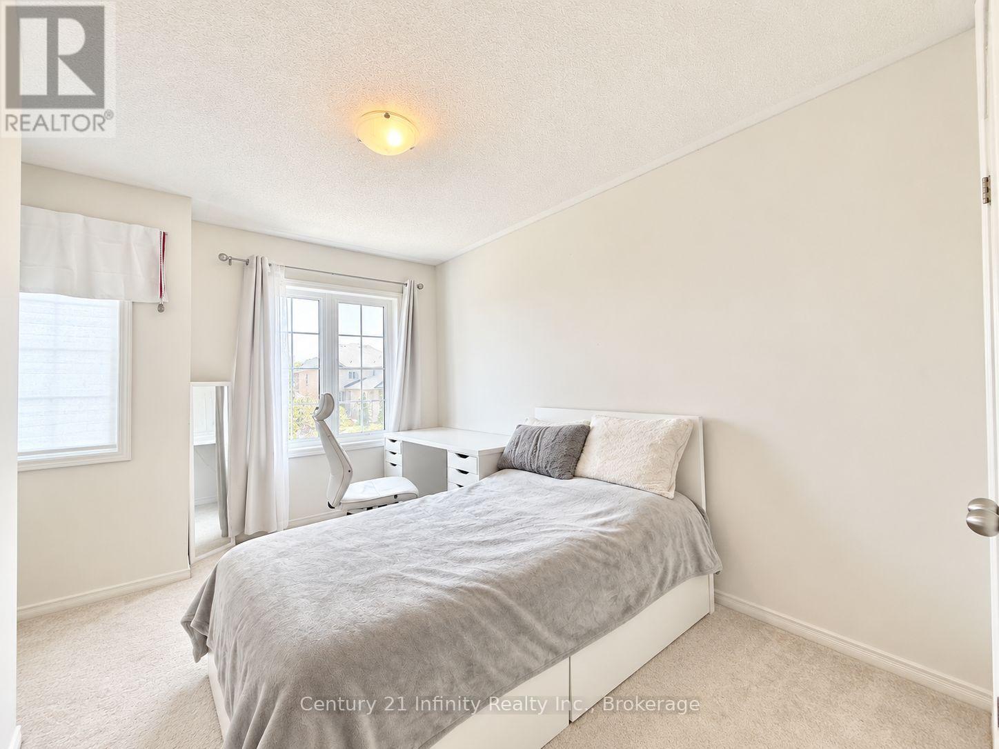 2339 Dress Circle Crescent, Oshawa, Ontario  L1L 0L8 - Photo 10 - E13750776