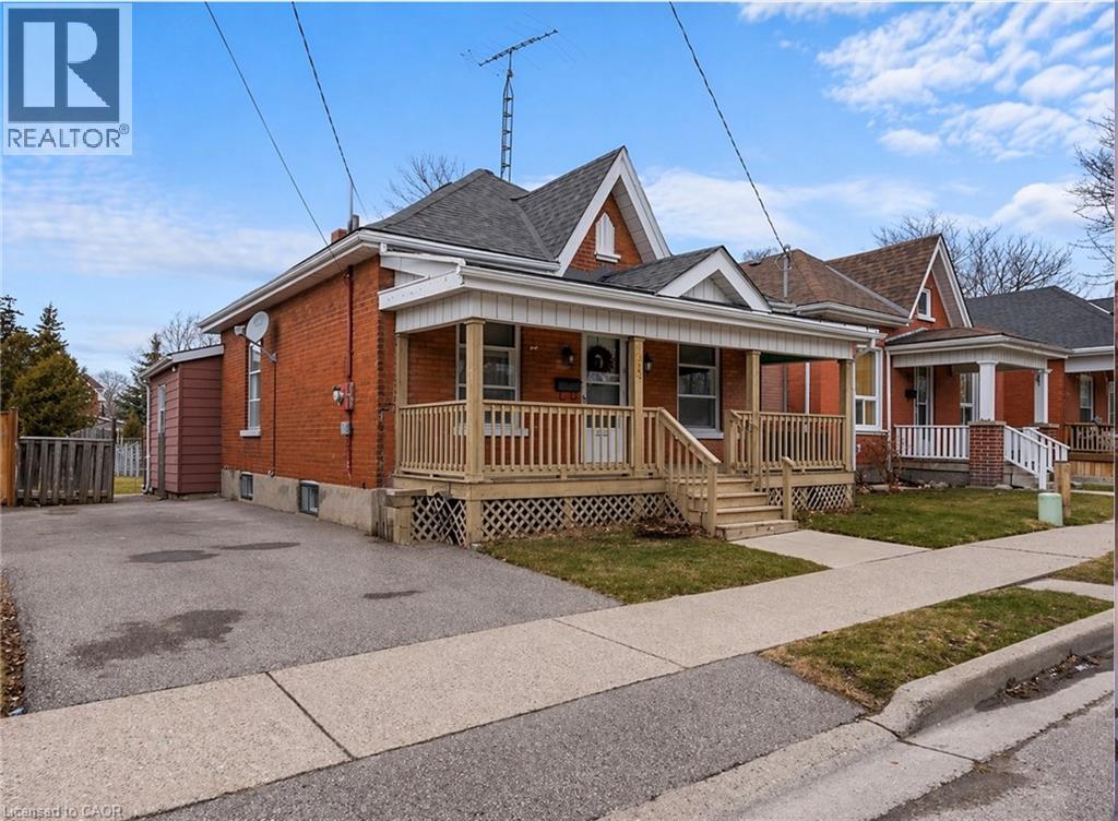 49 MINTERN Avenue, Brantford, Ontario