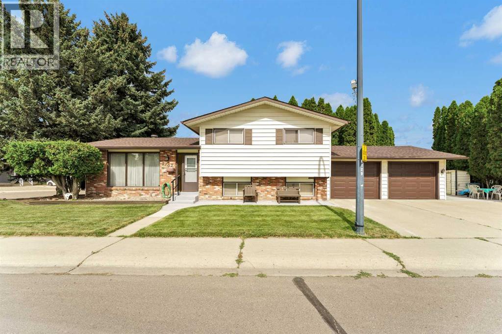 2702 24 Street SE, Medicine Hat, Alberta