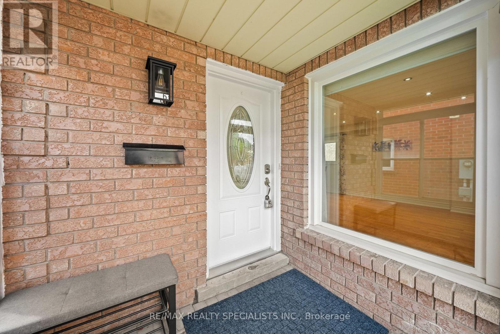 6386 Longspur Road, Mississauga, Ontario  L5N 6H1 - Photo 6 - W13750778