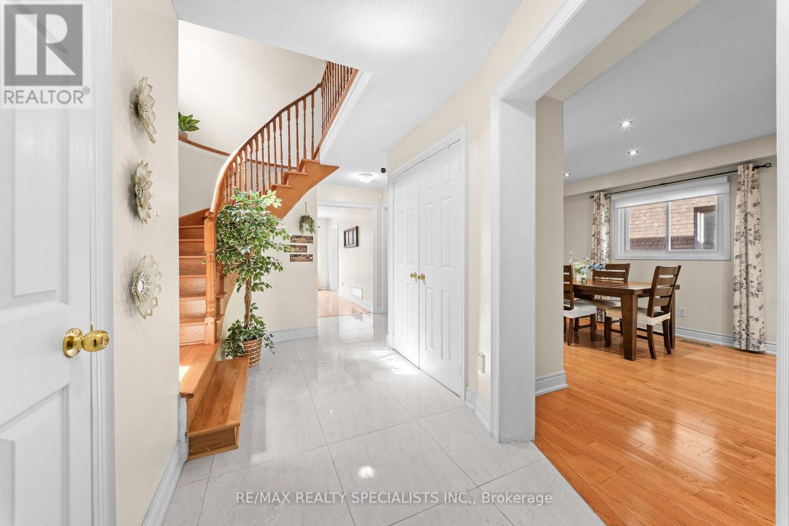 6386 Longspur Road, Mississauga, Ontario  L5N 6H1 - Photo 8 - W13750778