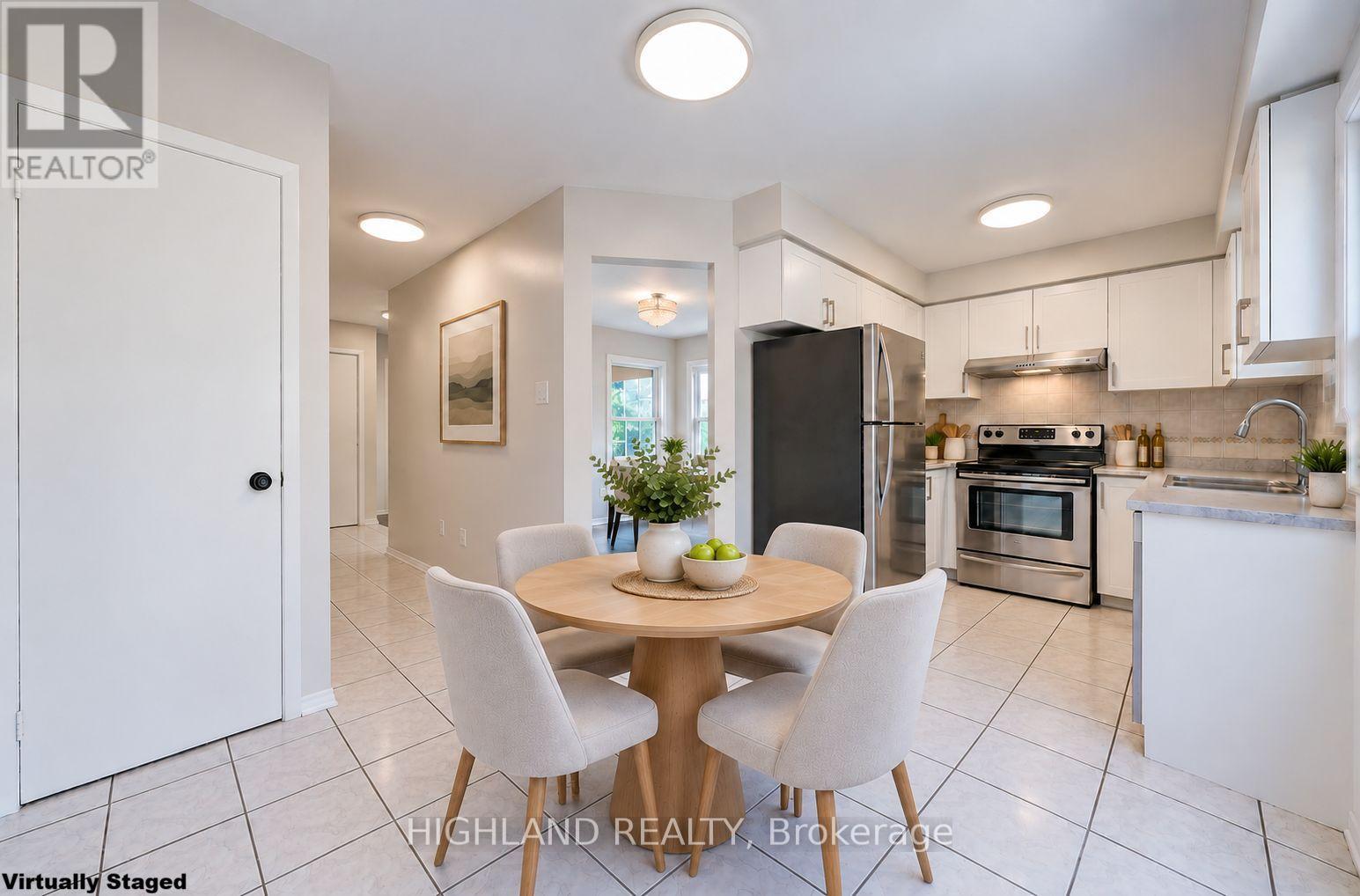 2032 Glenada Crescent, Oakville, Ontario  L6H 4M5 - Photo 4 - W13750796