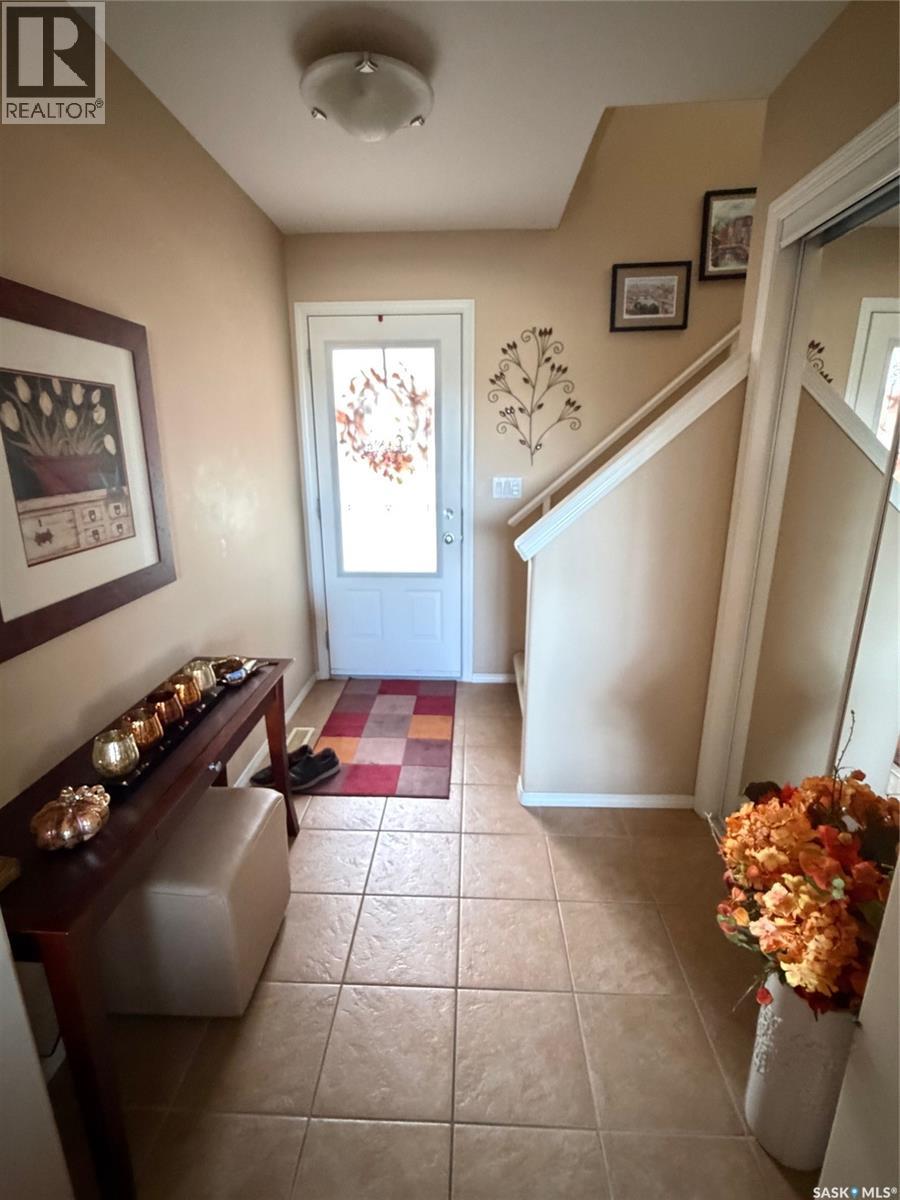 121 445 Bayfield Crescent, Saskatoon, Saskatchewan  S7V 1J1 - Photo 3 - SK047689