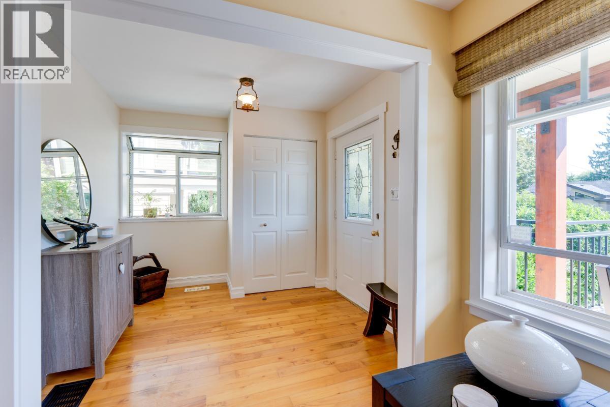 272 E Osborne Road, North Vancouver, British Columbia V7N 1M1 - Photo 4 - R3160974