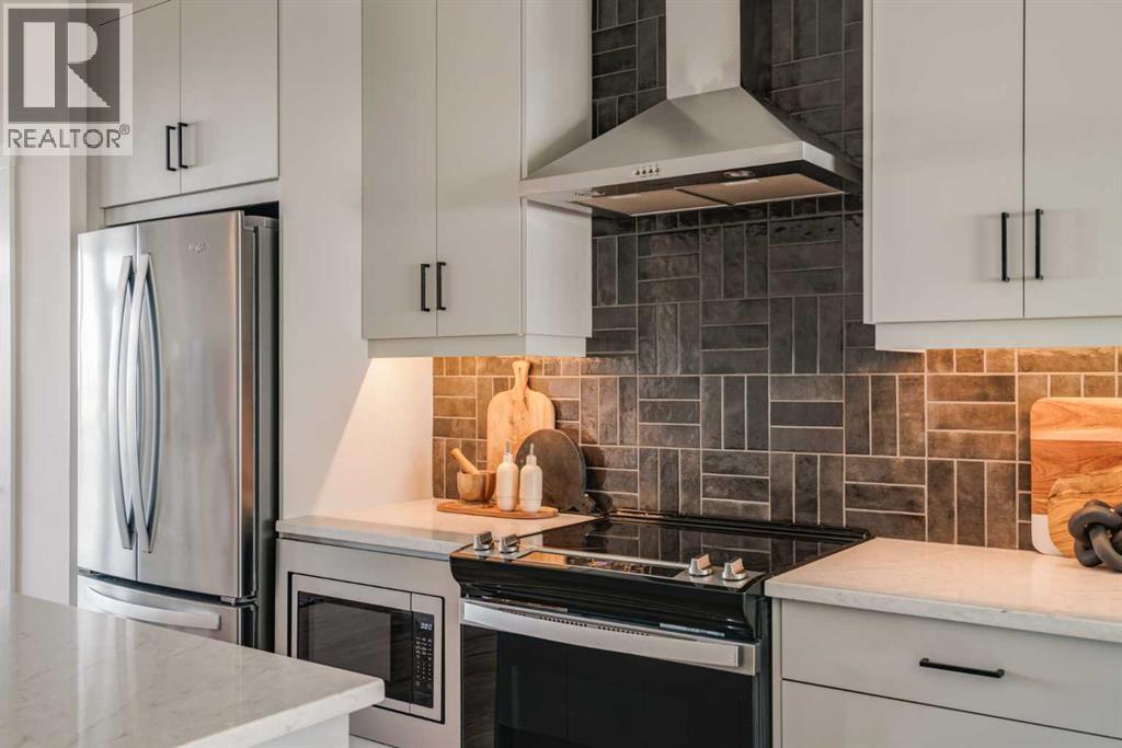 708 Sovereign Common SW, Calgary, Alberta  T3C 3Y3 - Photo 10 - A2312297