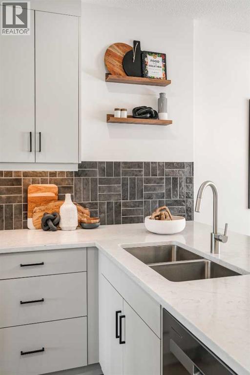 708 Sovereign Common SW, Calgary, Alberta  T3C 3Y3 - Photo 12 - A2312297