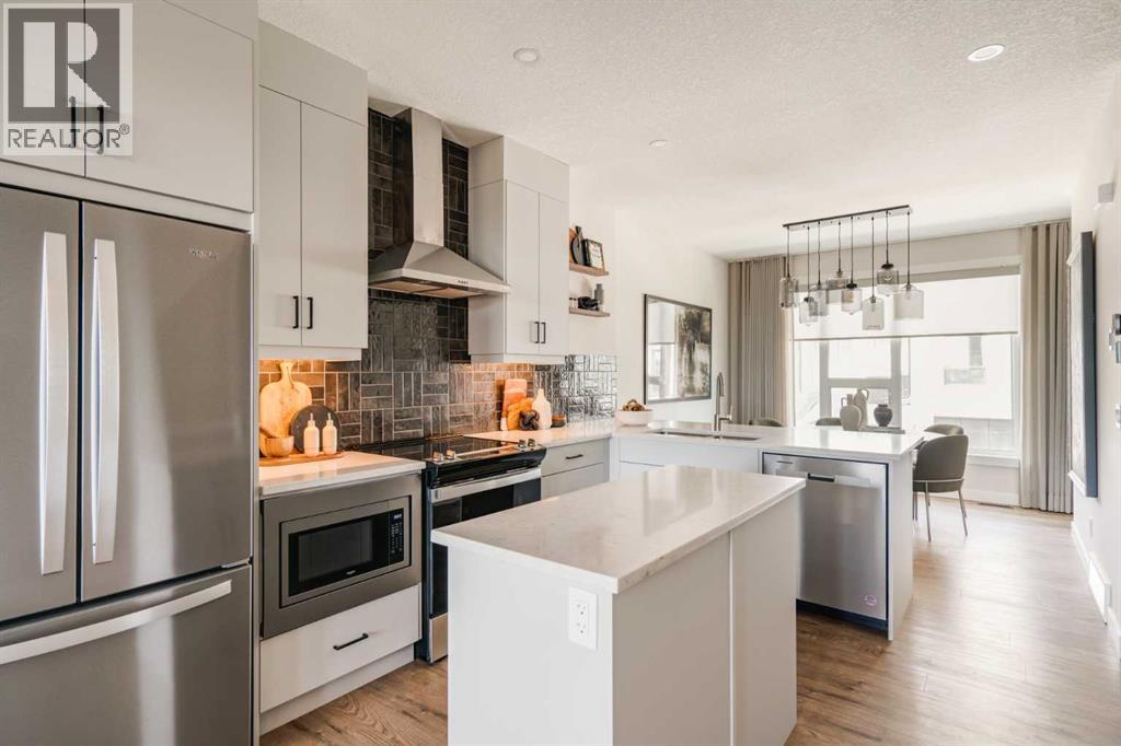 708 Sovereign Common SW, Calgary, Alberta  T3C 3Y3 - Photo 6 - A2312297
