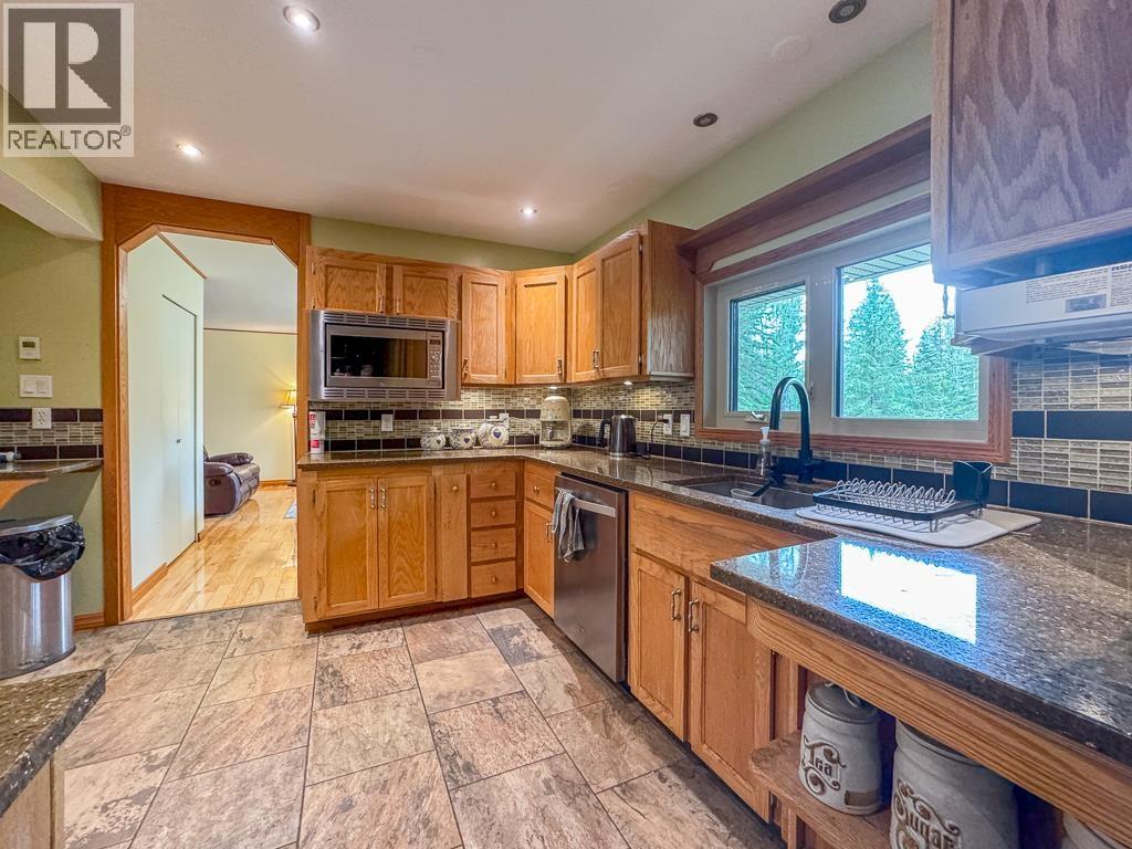 1705 Millar Road, Smithers, British Columbia  V0J 2N6 - Photo 5 - R3161968