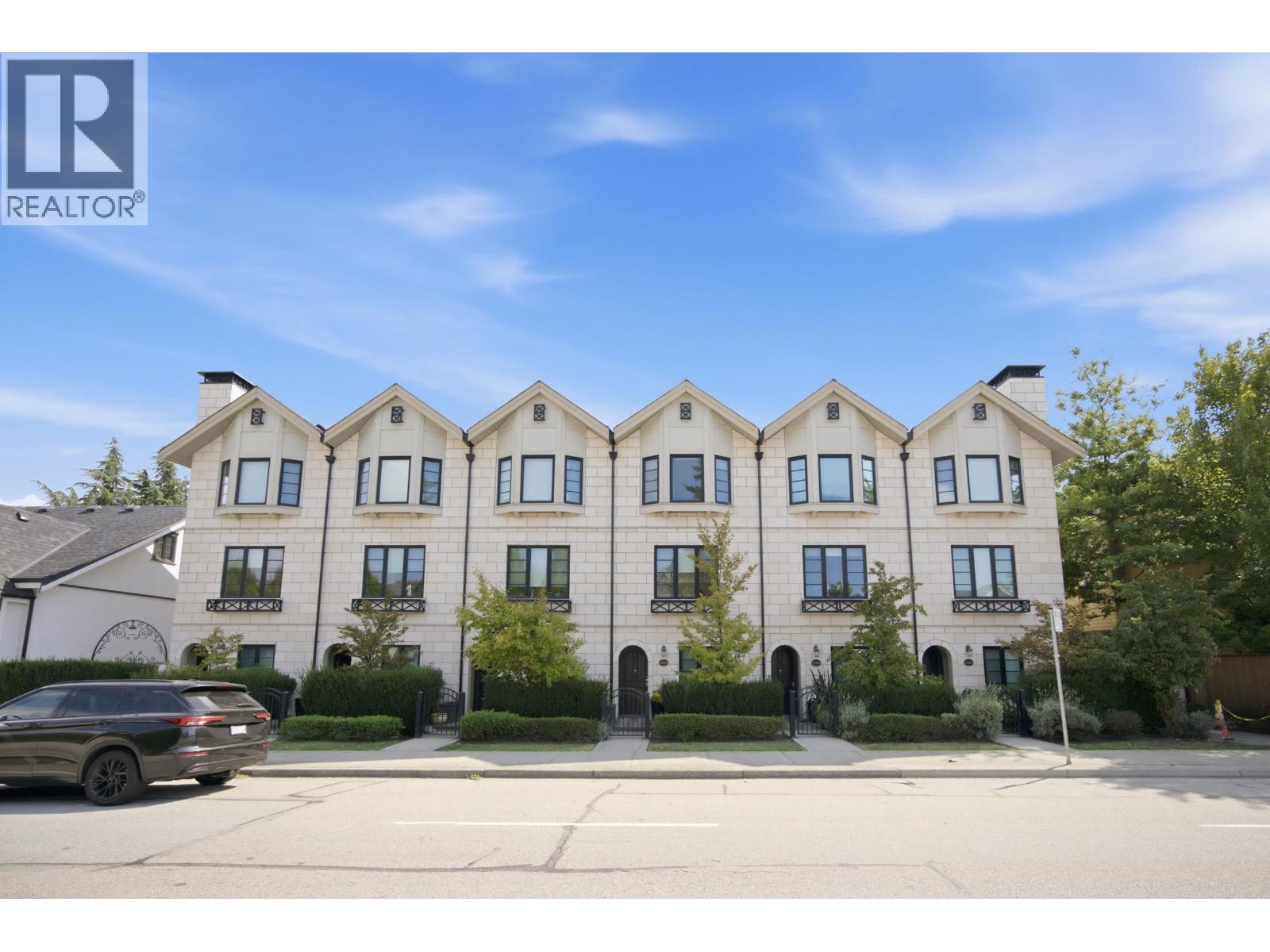 4354 Knight Street, Vancouver, British Columbia  V5N 3M5 - Photo 2 - R3161957