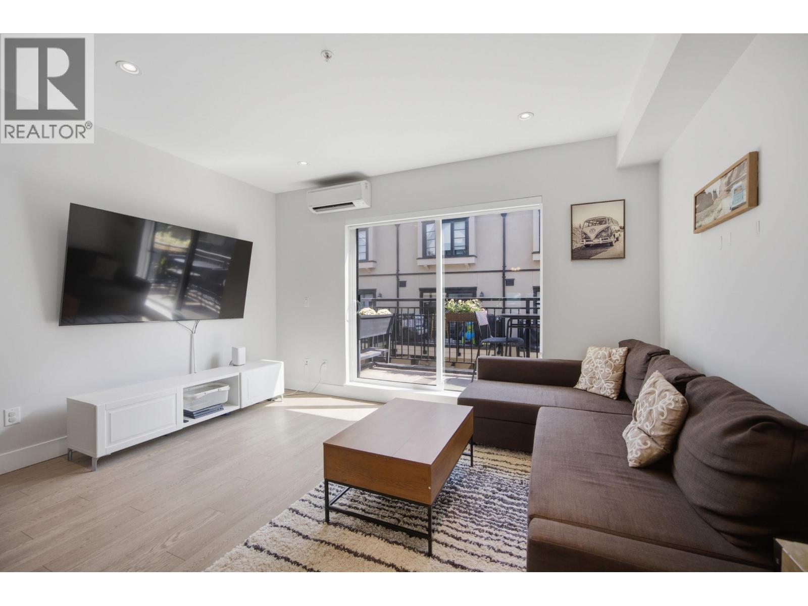 4354 Knight Street, Vancouver, British Columbia  V5N 3M5 - Photo 4 - R3161957