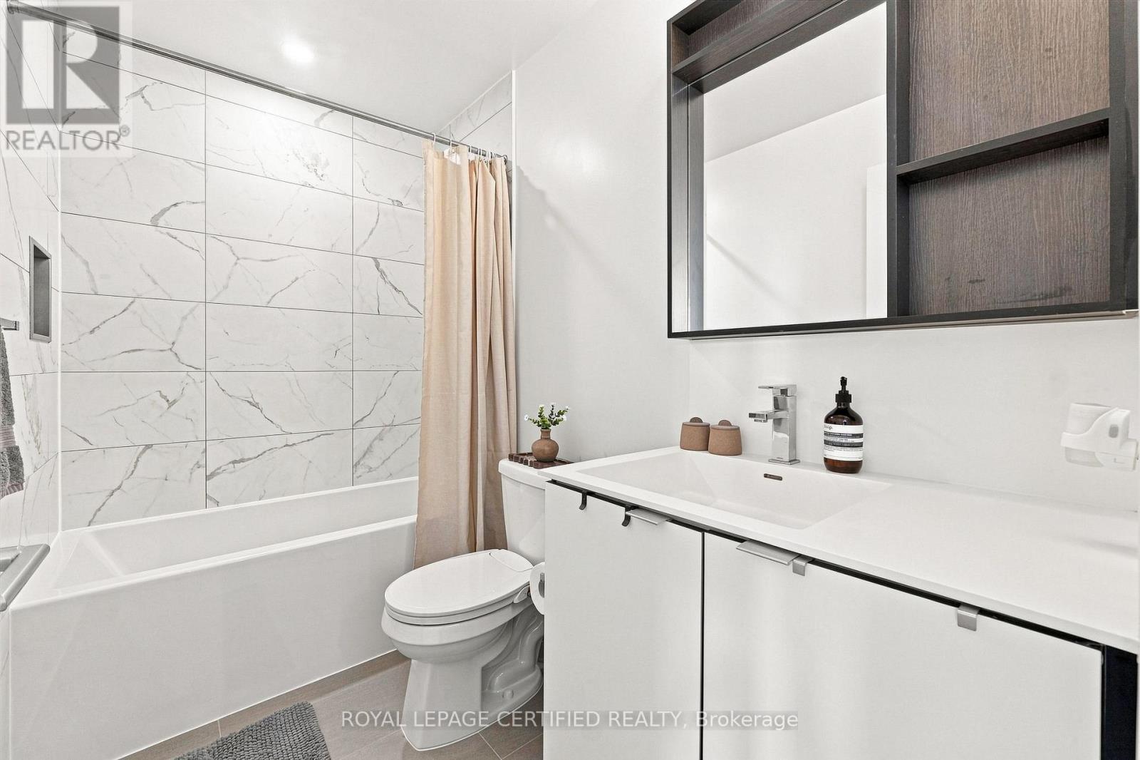 2112 - 4065 Confederation Parkway, Mississauga, Ontario  L5B 0L4 - Photo 15 - W13750826