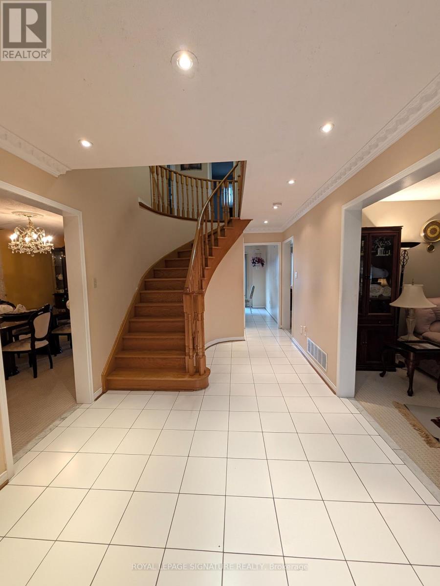 44 Bankview Circle, Toronto, Ontario M9W 6S5 - Photo 15 - W13724672