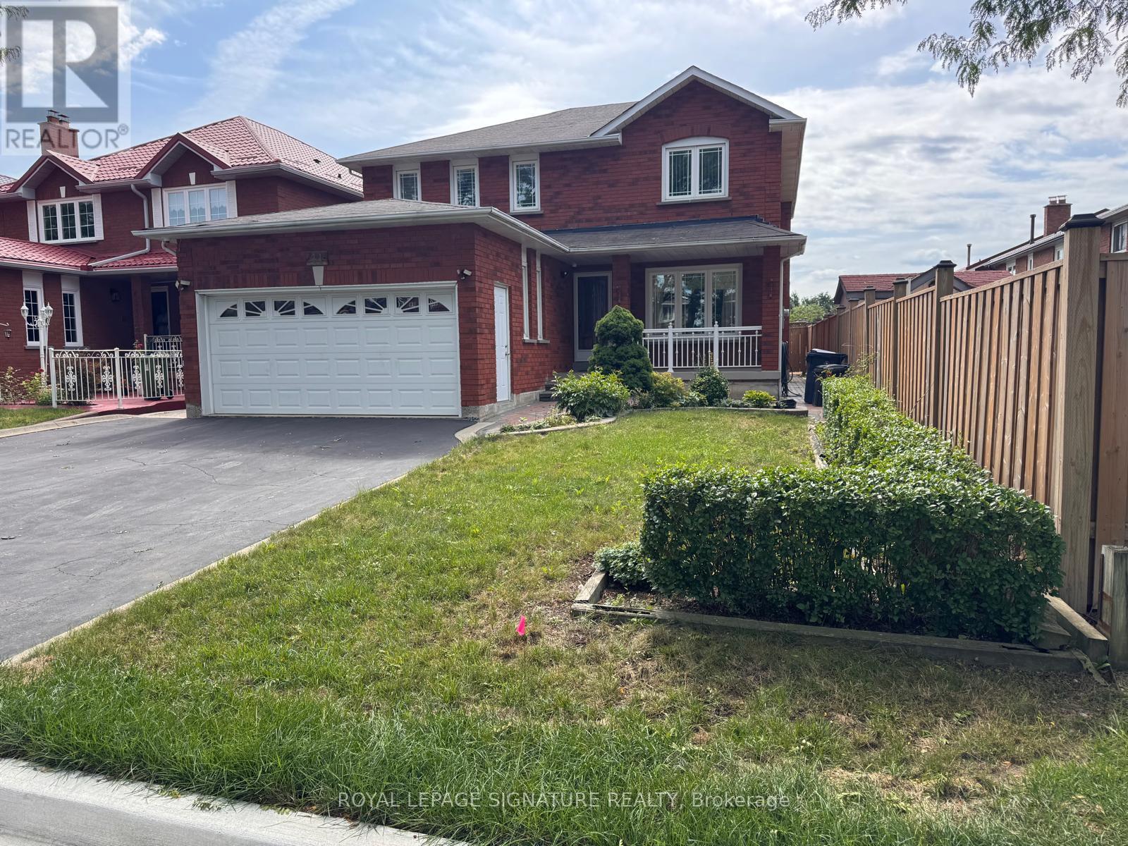 44 Bankview Circle, Toronto, Ontario M9W 6S5 - Photo 2 - W13724672