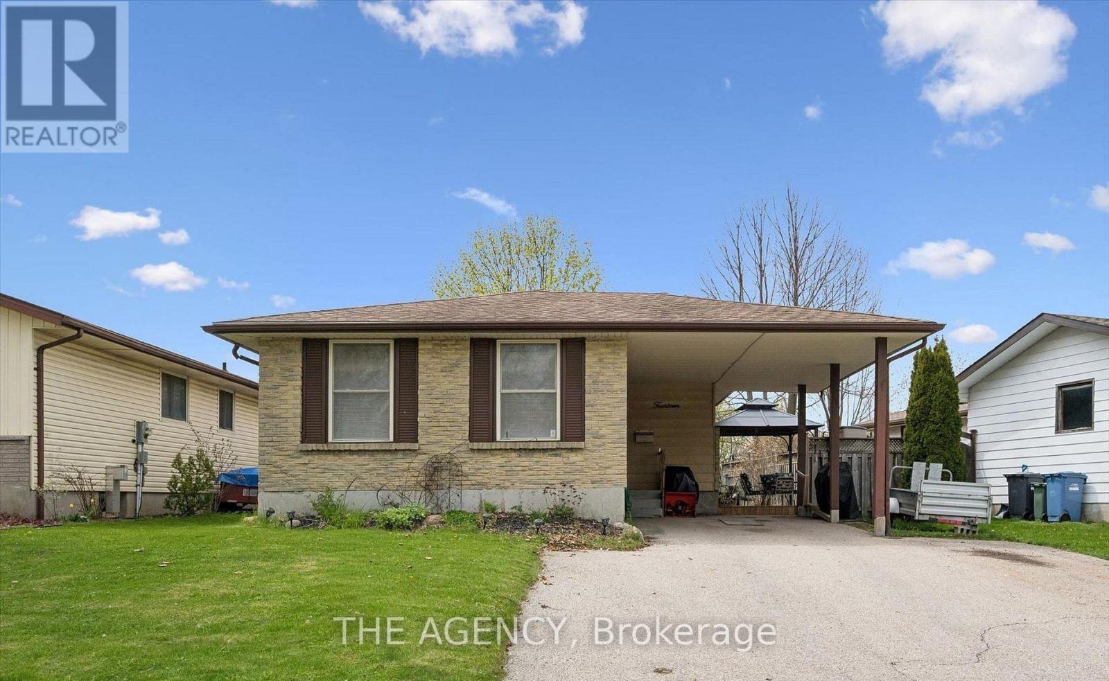 14 MUSKOKA DRIVE, Guelph, Ontario