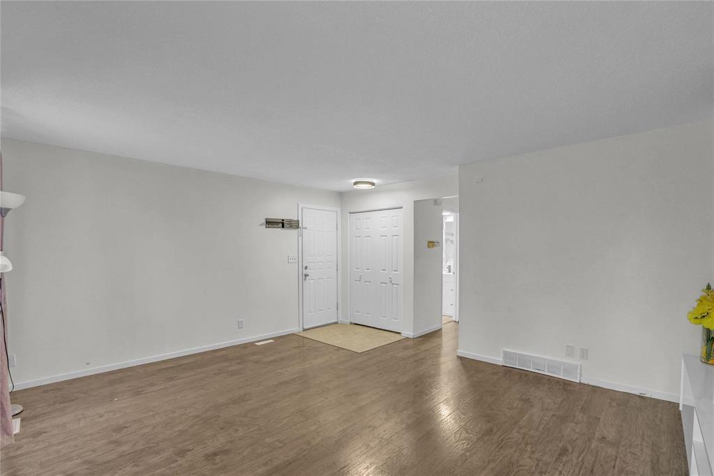 350 Murray Avenue, Winnipeg, Manitoba  R2V 4H8 - Photo 3 - 202622261