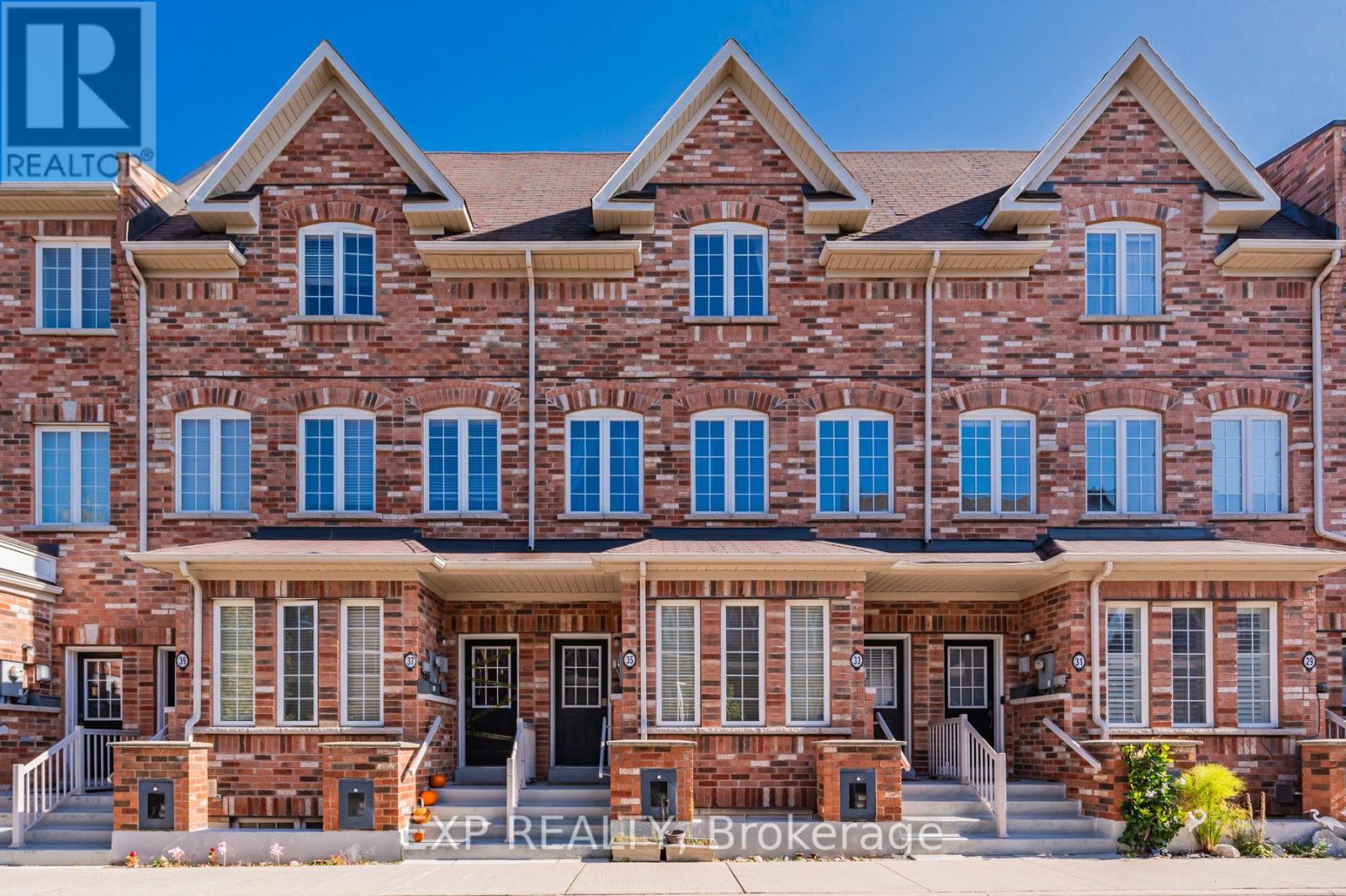 35 CARNAHAN TERRACE, Toronto, Ontario