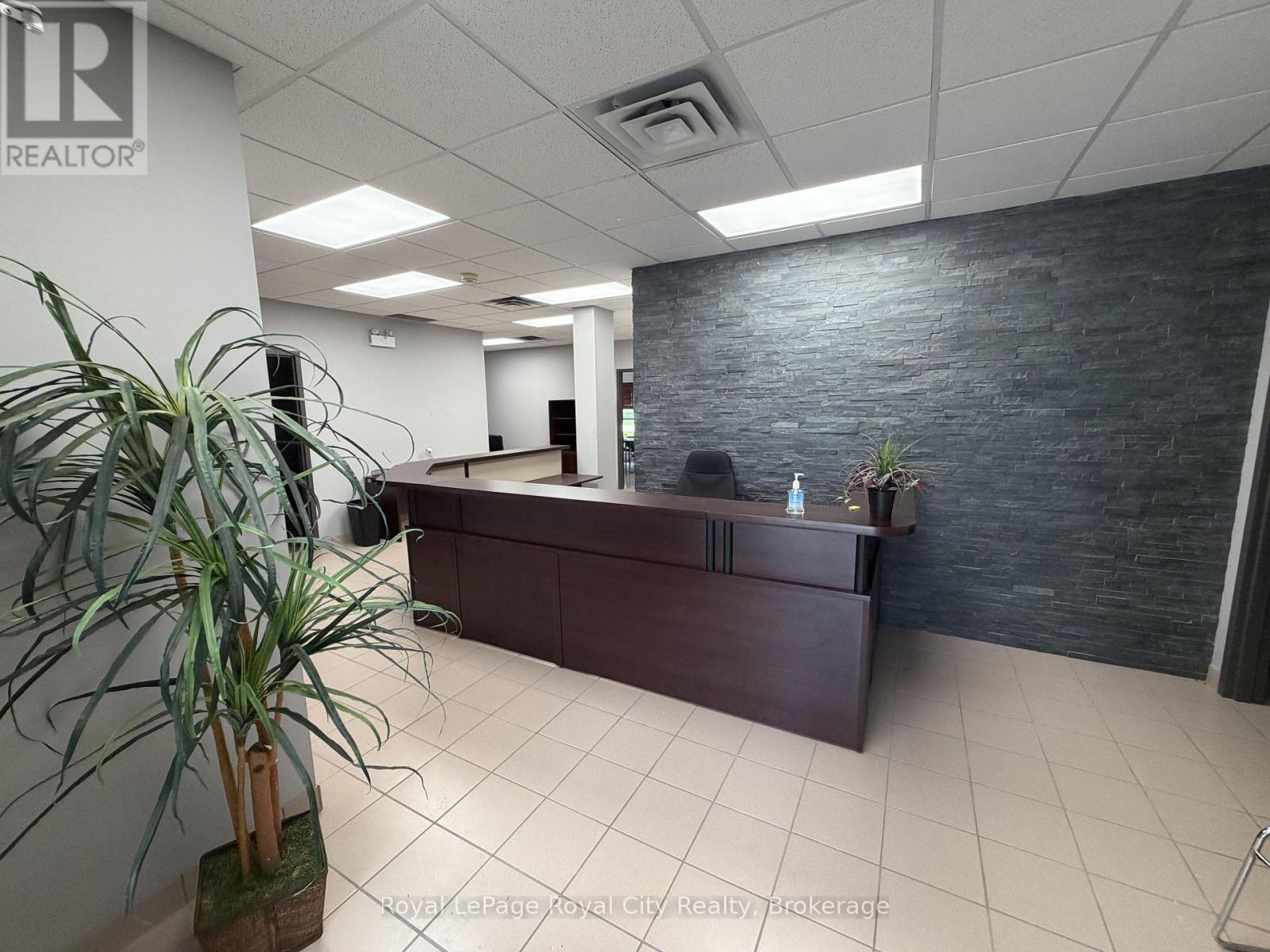 100 - 21 Lewis Road, Guelph, Ontario  N1H 1E9 - Photo 4 - X13750856