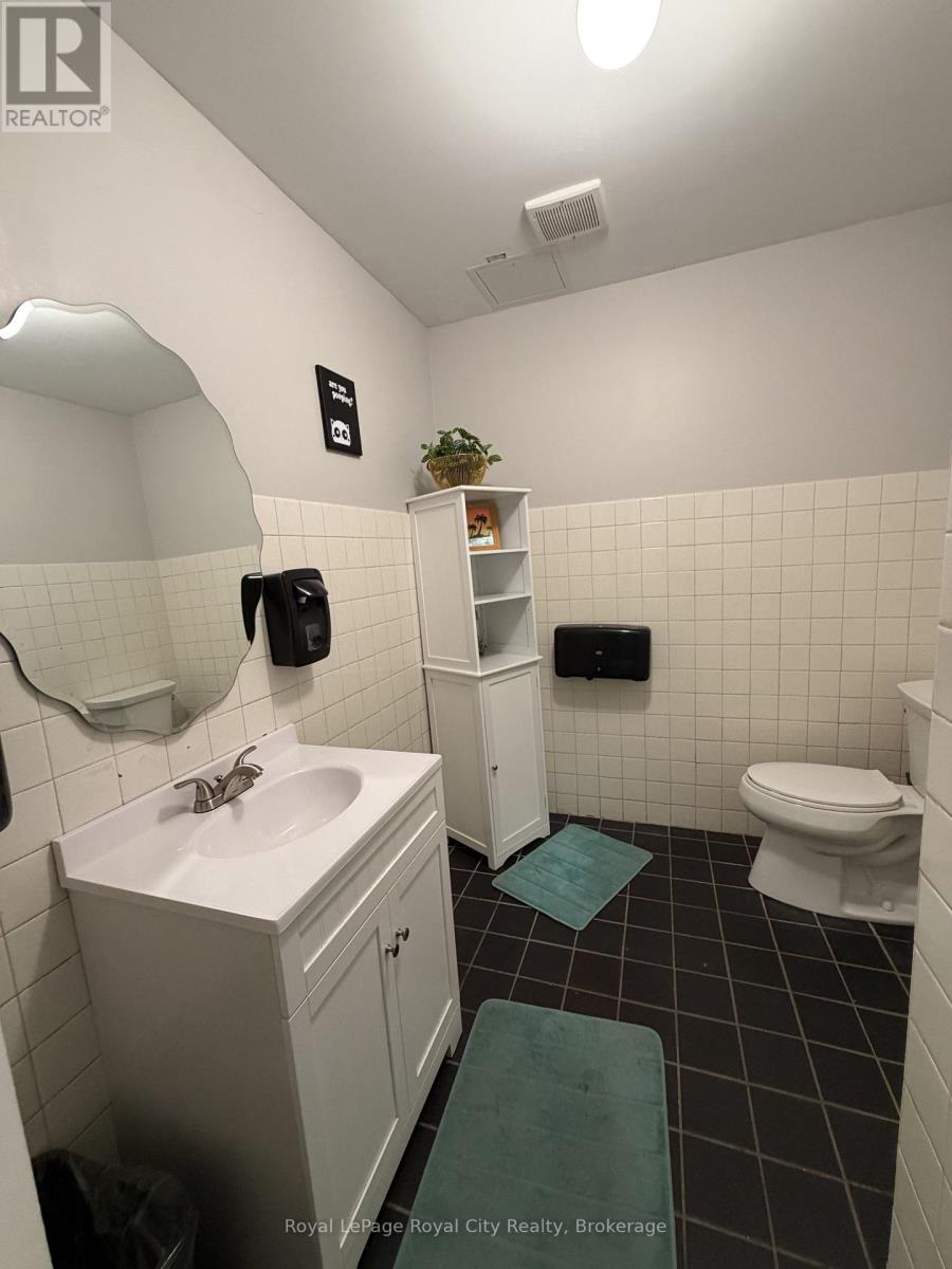78 Carden Street, Guelph, Ontario  N1H 2Z7 - Photo 12 - X13750864