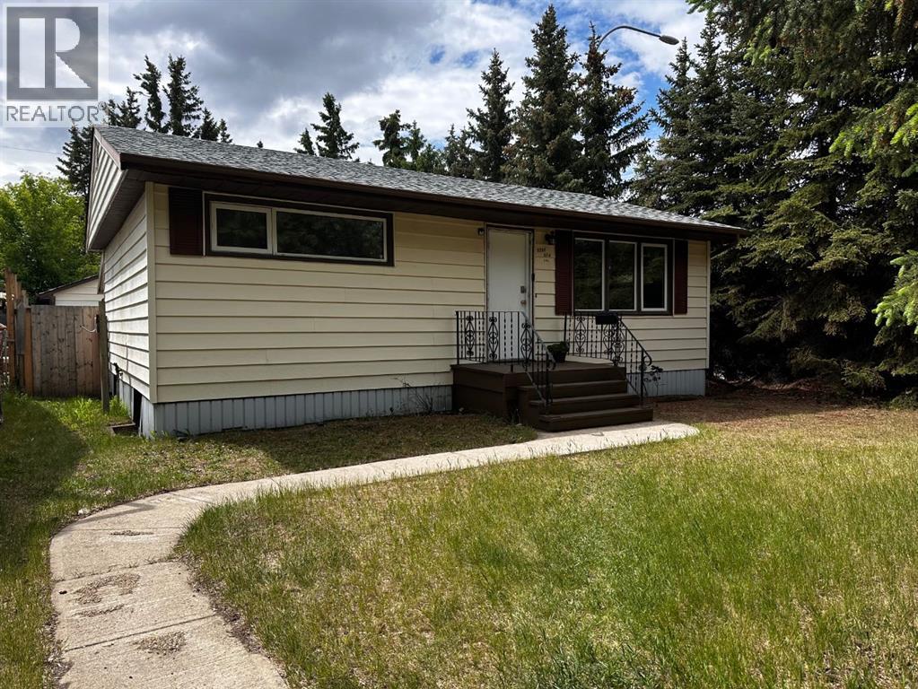 5217 53a Avenue, Camrose, Alberta  T4V 0Y7 - Photo 2 - A2320012