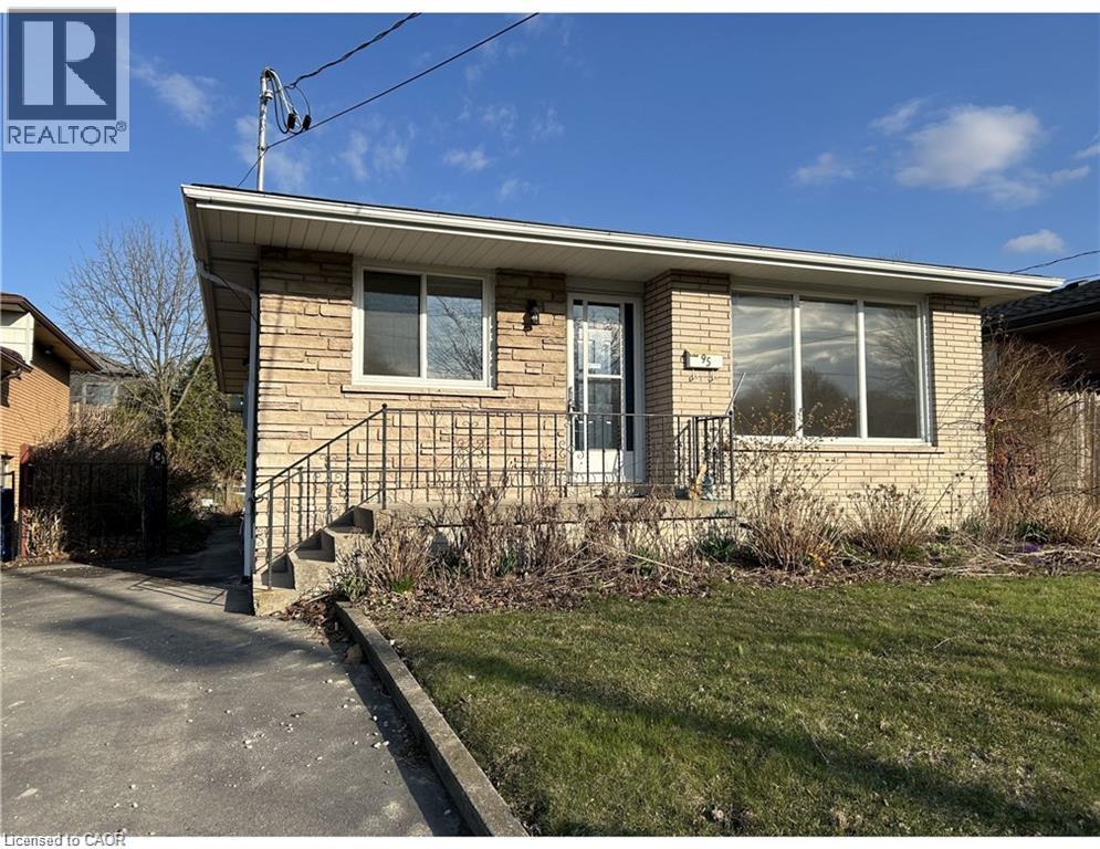 95 BURRWOOD Drive Unit# Lower unit, Hamilton, Ontario