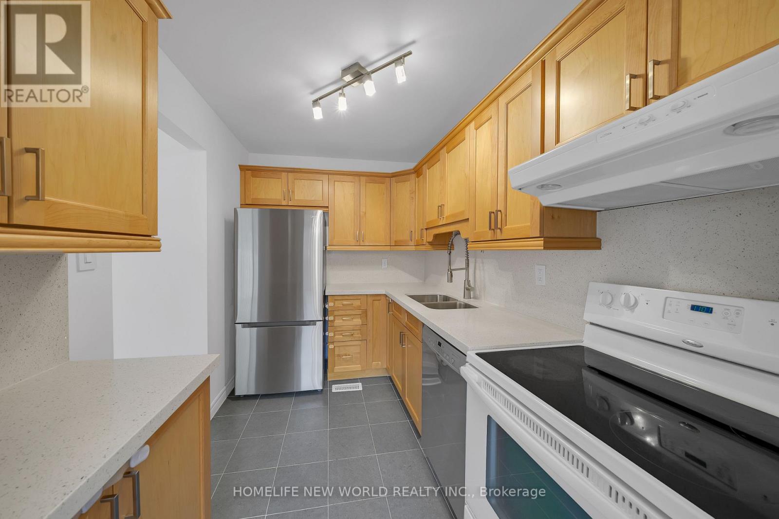 353 - 81 Niles Way, Markham, Ontario  L3T 5B7 - Photo 17 - N13748538