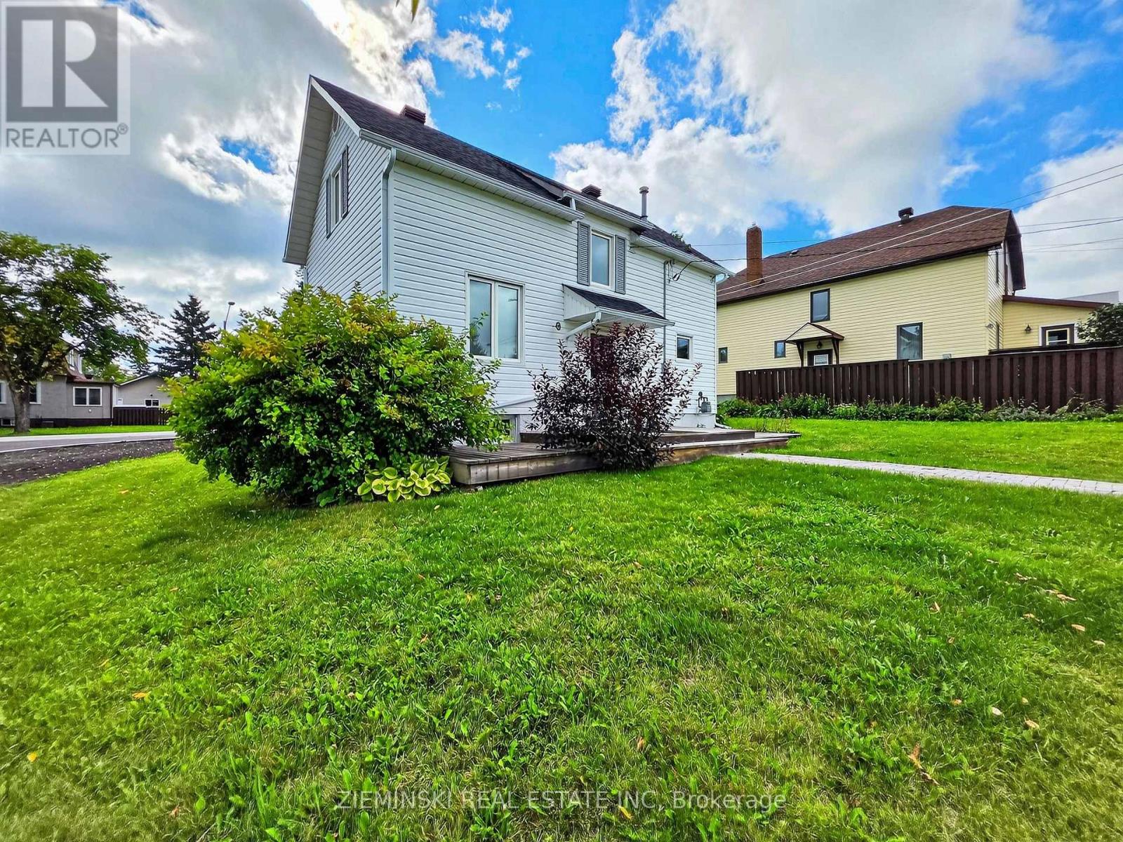 118 Buckingham Avenue, Iroquois Falls, Ontario  P0K 1E0 - Photo 2 - T13750910